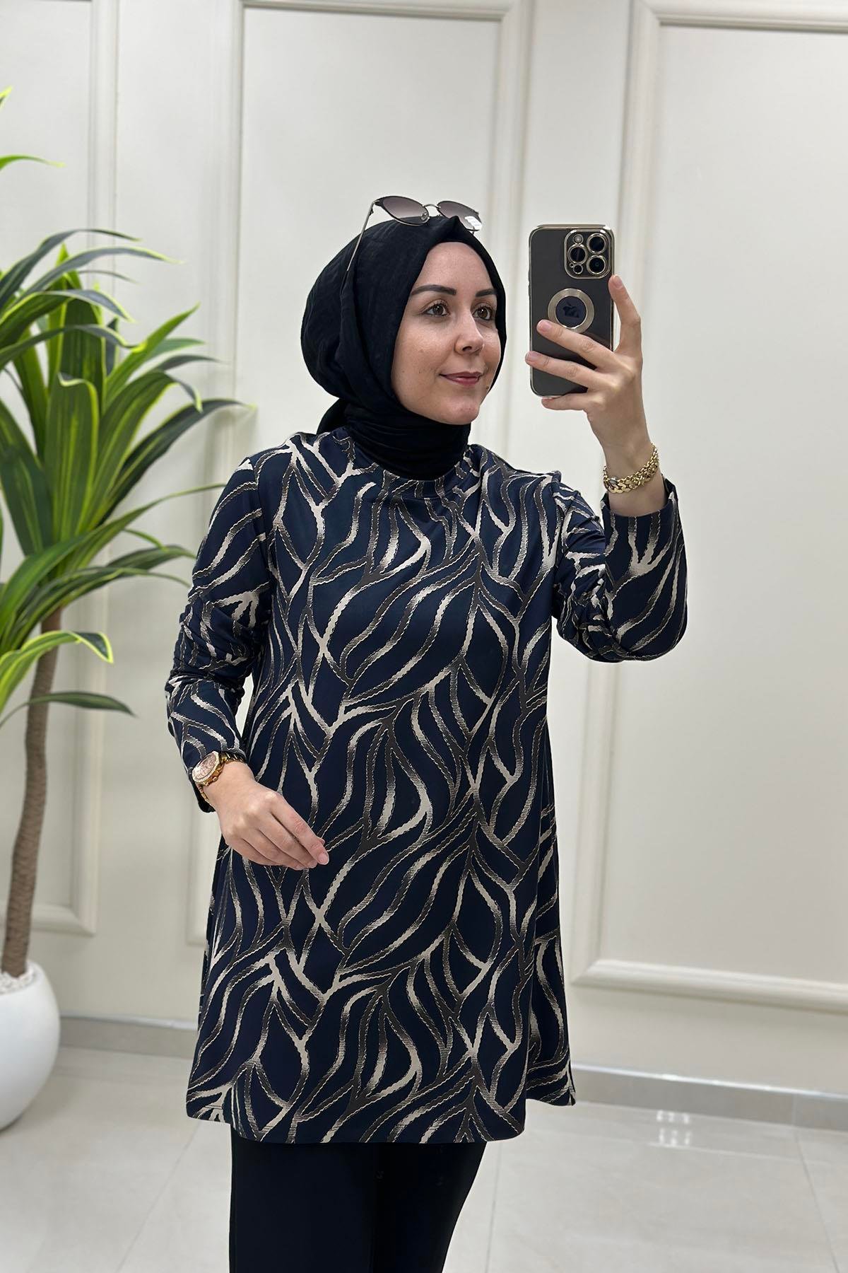 Tesettür Tunik ModelleriKendinden Desenli Likralı Kadın Tunik Lacivert KADO 257601