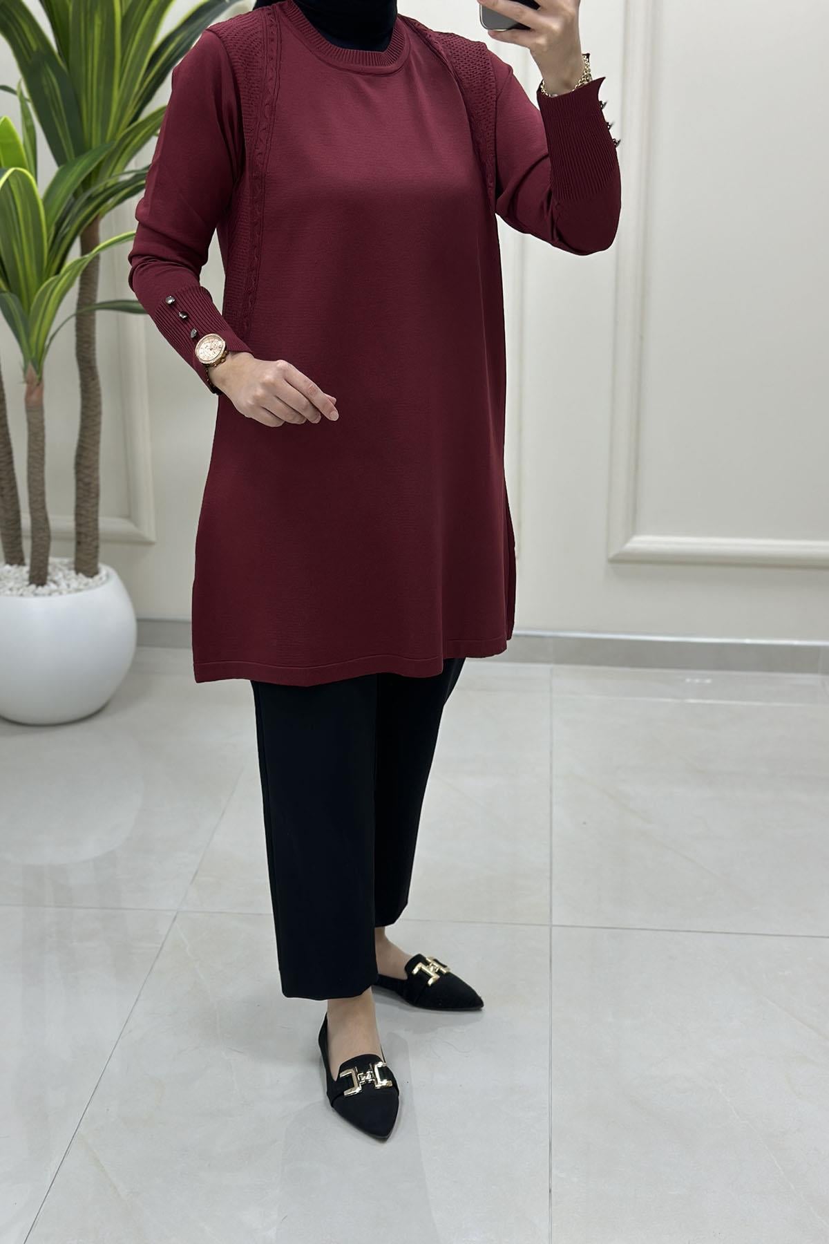 Tesettür Tunik ModelleriKendinden Desenli Kol Düğme Detaylı Kadın Triko Tunik Bordo KADO 2725005