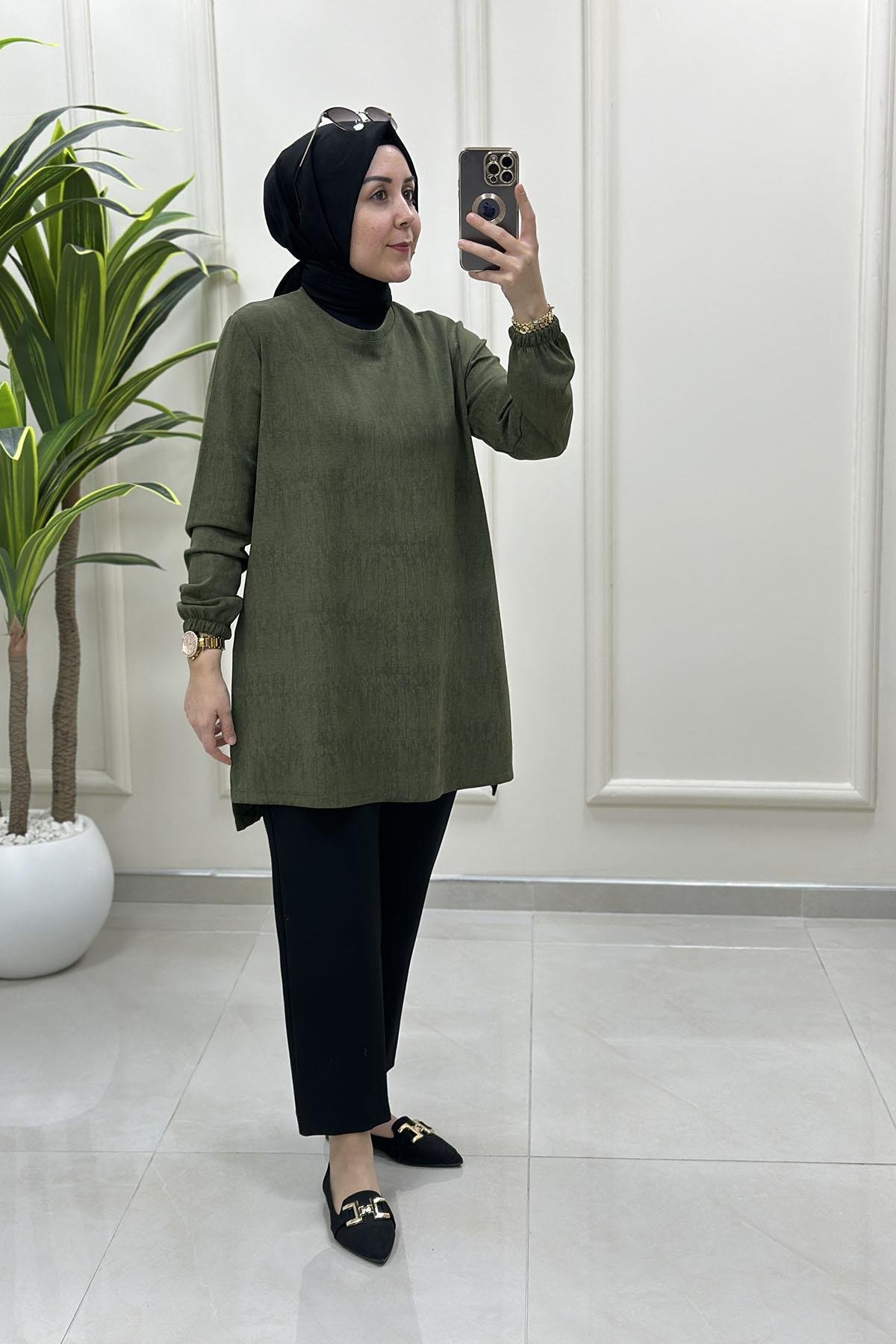 Tesettür Tunik ModelleriKendinden Desenli Kolu Lastikli Modal Kadın Tunik Haki KADO 257393