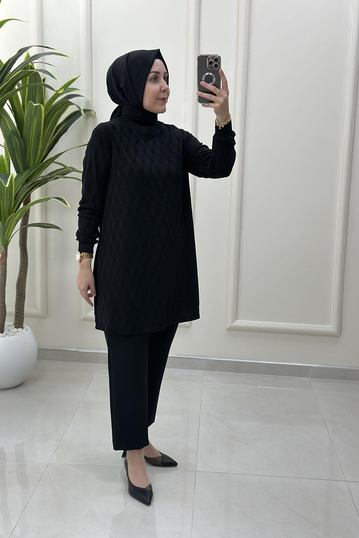 Tesettür Tunik ModelleriKendinden Desenli Ribana Detaylı Kadın Tunik Siyah KADO 257480