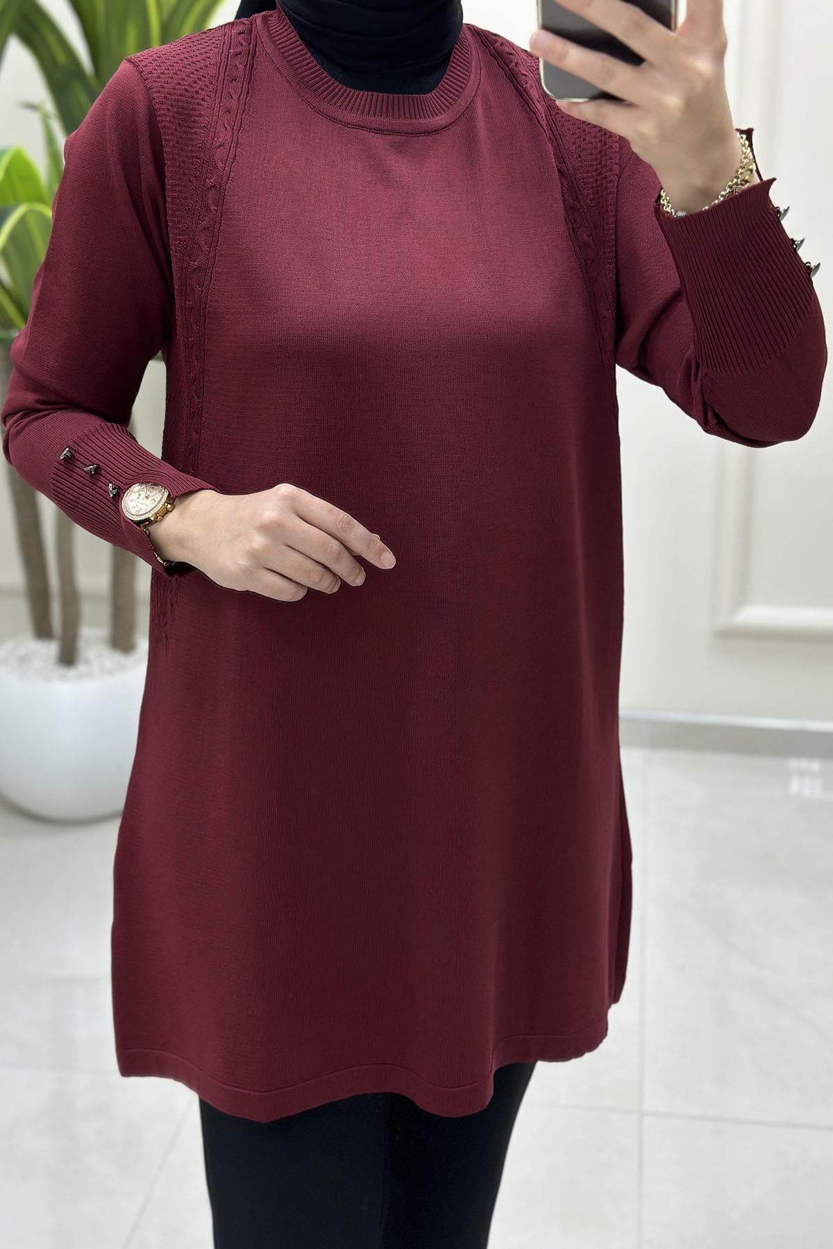 Tesettür Tunik ModelleriKendinden Desenli Kol Düğme Detaylı Kadın Triko Tunik Bordo KADO 2725005