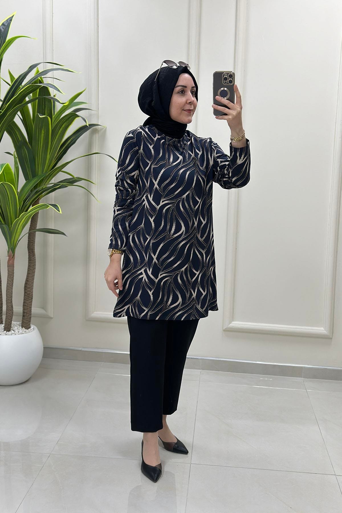 Tesettür Tunik ModelleriKendinden Desenli Likralı Kadın Tunik Lacivert KADO 257601