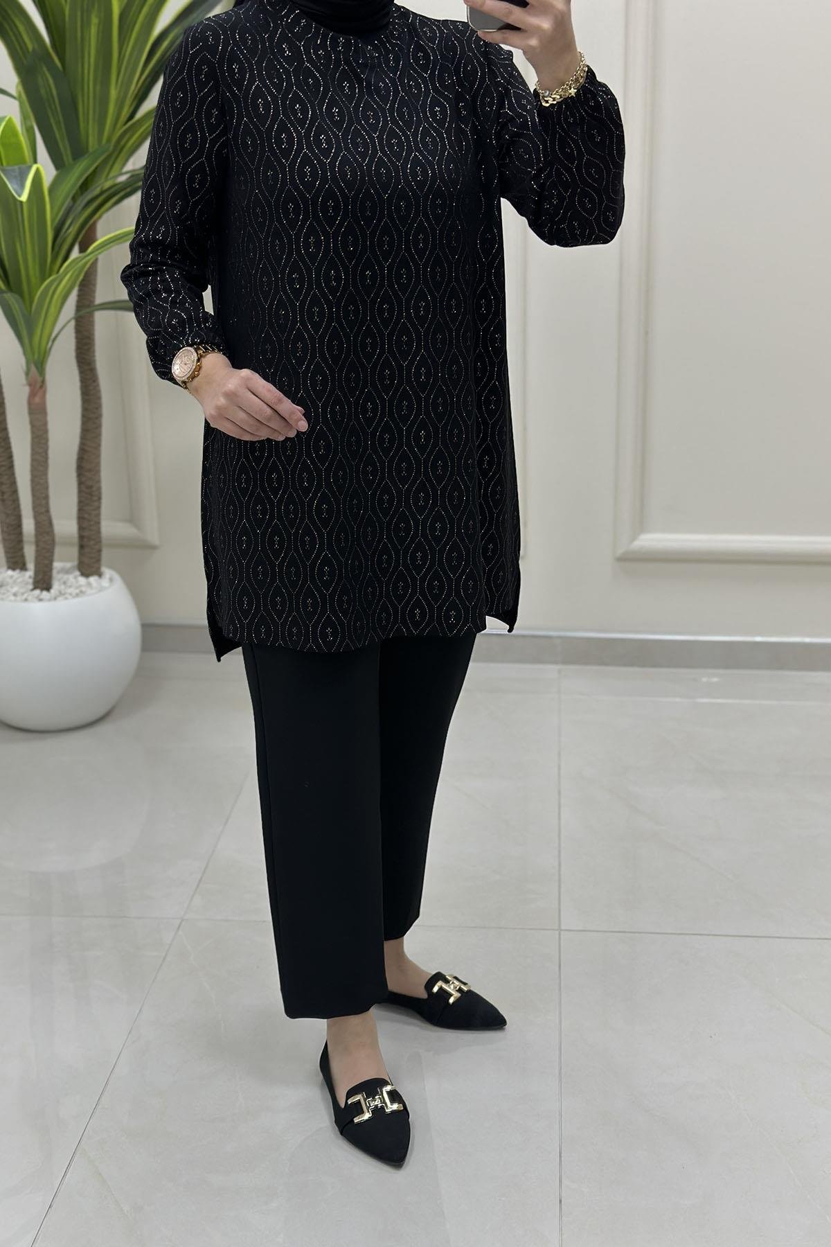 Tesettür Tunik ModelleriKendinden Desenli Kolu Büzgülü Kadın Tunik Siyah KADO 257121