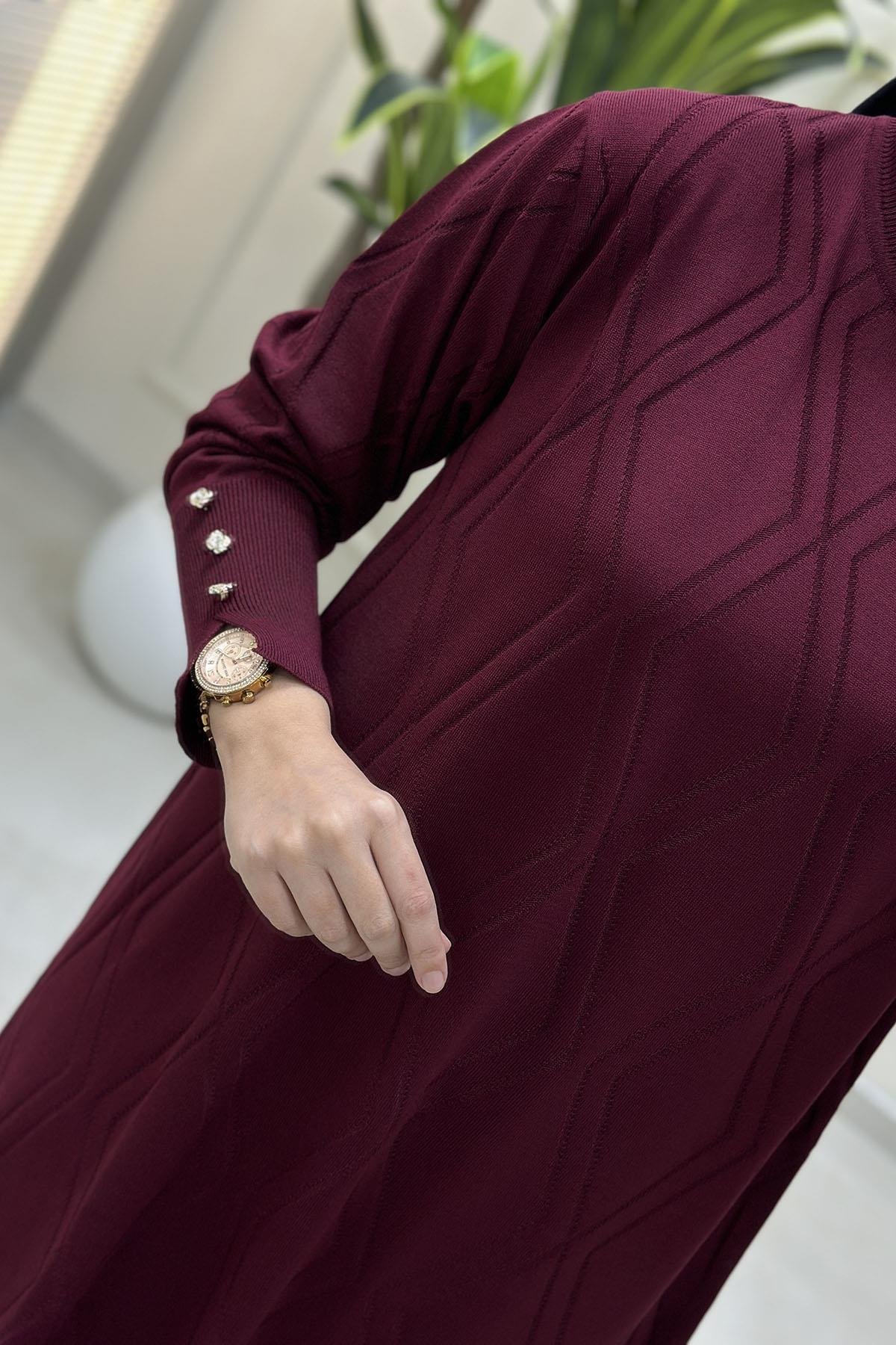 Tesettür Tunik ModelleriKendinden Desenli Kolu Düğme Detaylı Kadın Triko Tunik Bordo KADO 2725303