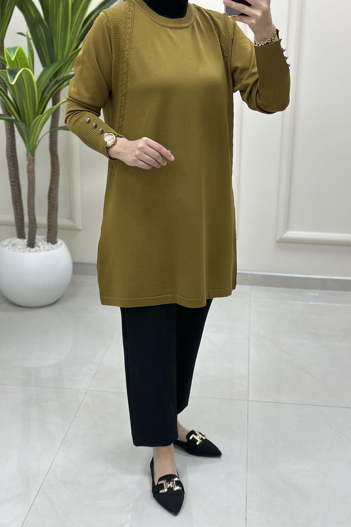 Tesettür Tunik ModelleriKendinden Desenli Kol Düğme Detaylı Kadın Triko Tunik Yağ Yeşili KADO 2725005