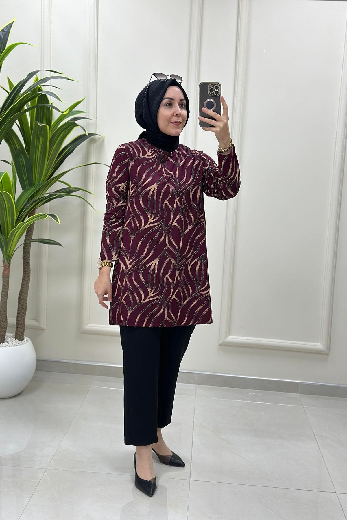 Tesettür Tunik ModelleriKendinden Desenli Likralı Kadın Tunik Bordo KADO 257601