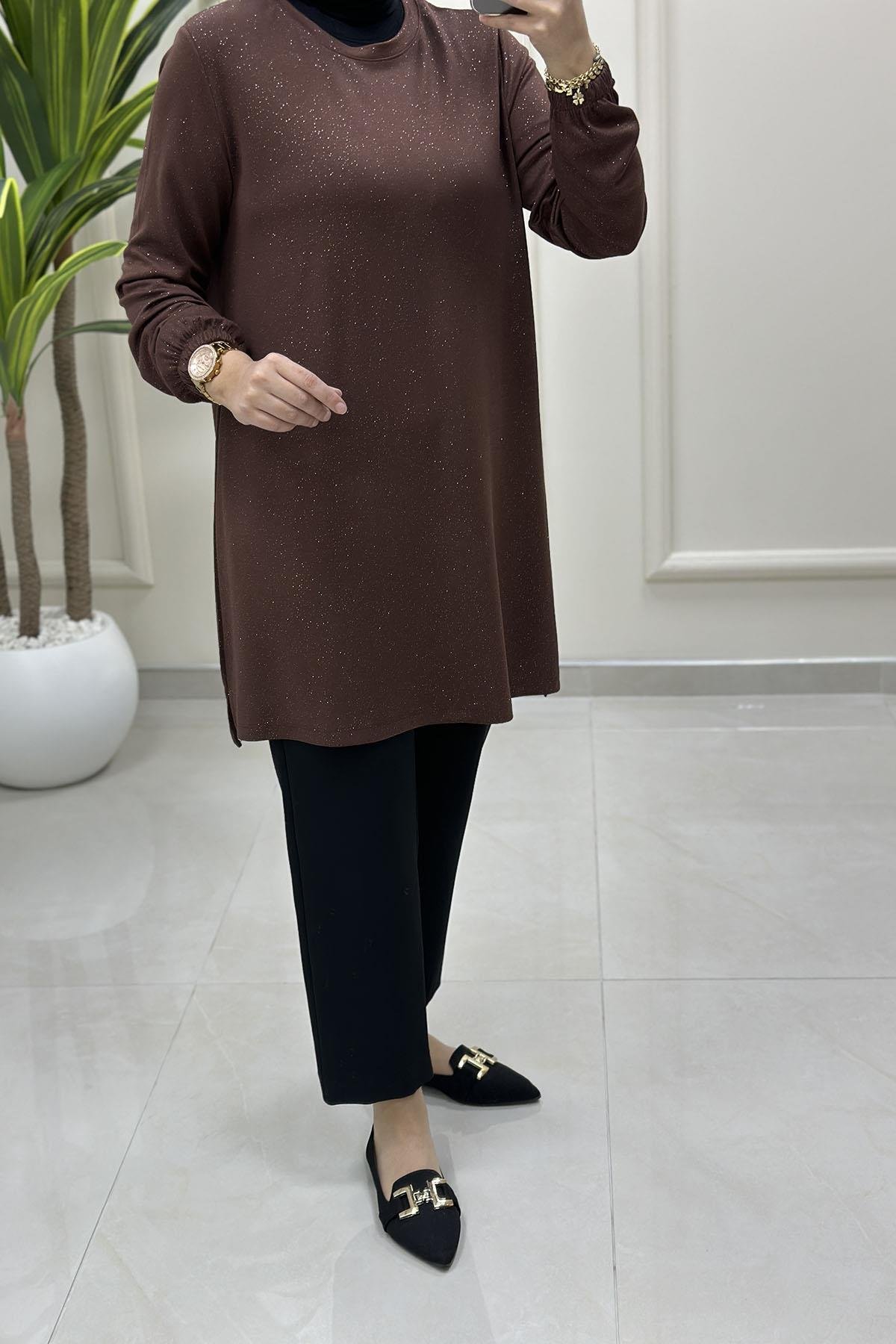 Tesettür Tunik ModelleriKendinden Simli Kolu Lastikli Kadın Tunik Kahverengi KADO 257886