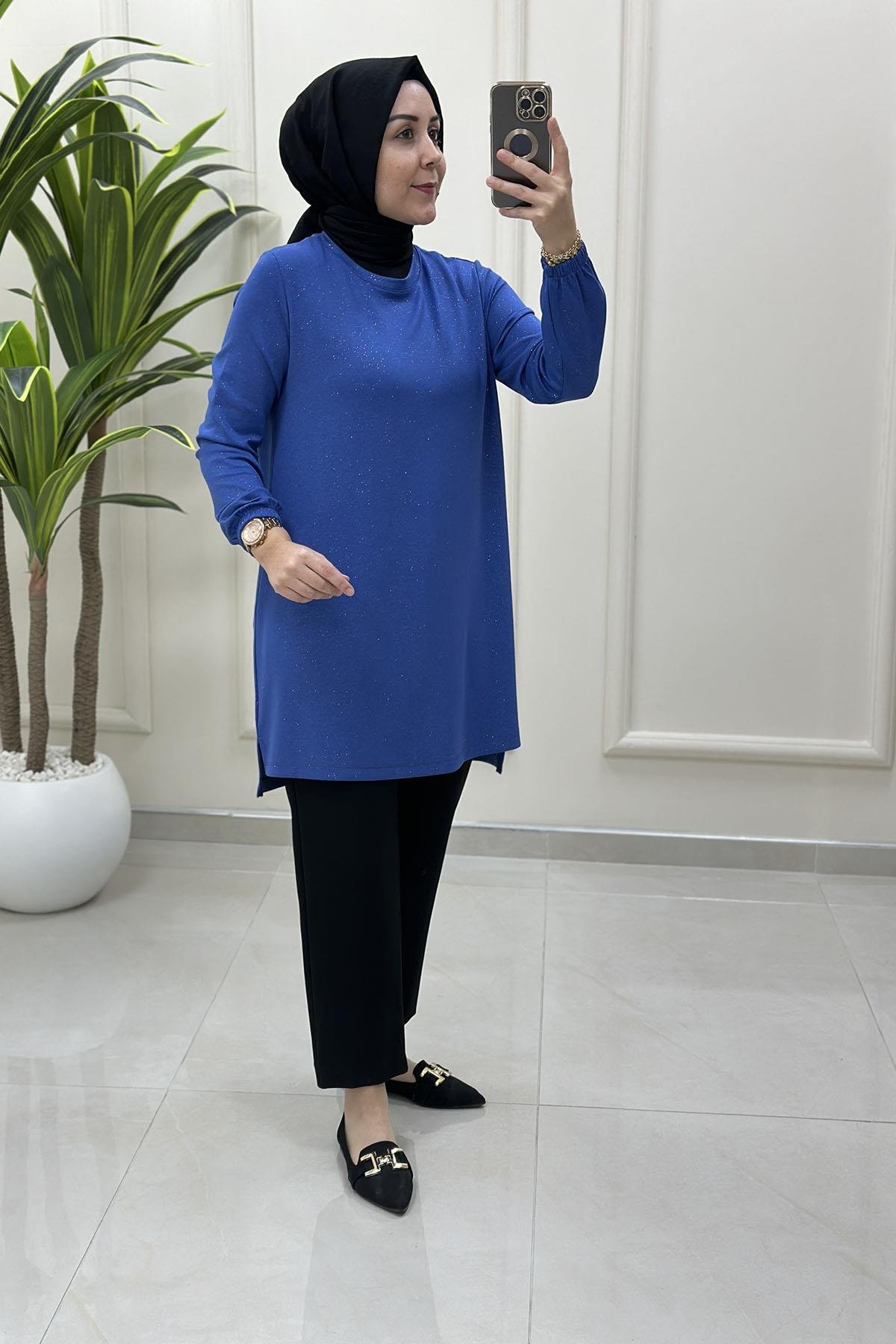 Tesettür Tunik ModelleriKendinden Simli Kolu Lastikli Kadın Tunik Mavi KADO 257886
