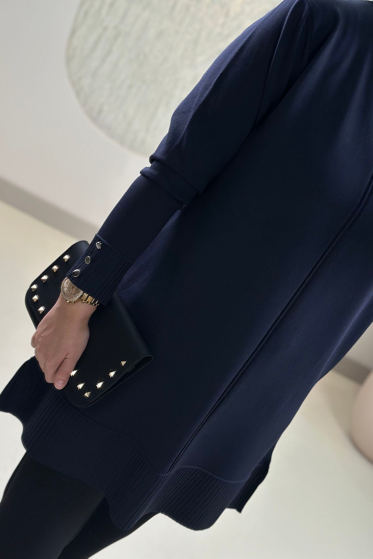 Tesettür Tunik ModelleriKol ve Etek Ucu Fitilli Düğme Detaylı Kadın Triko Tunik Lacivert SFF 2726076