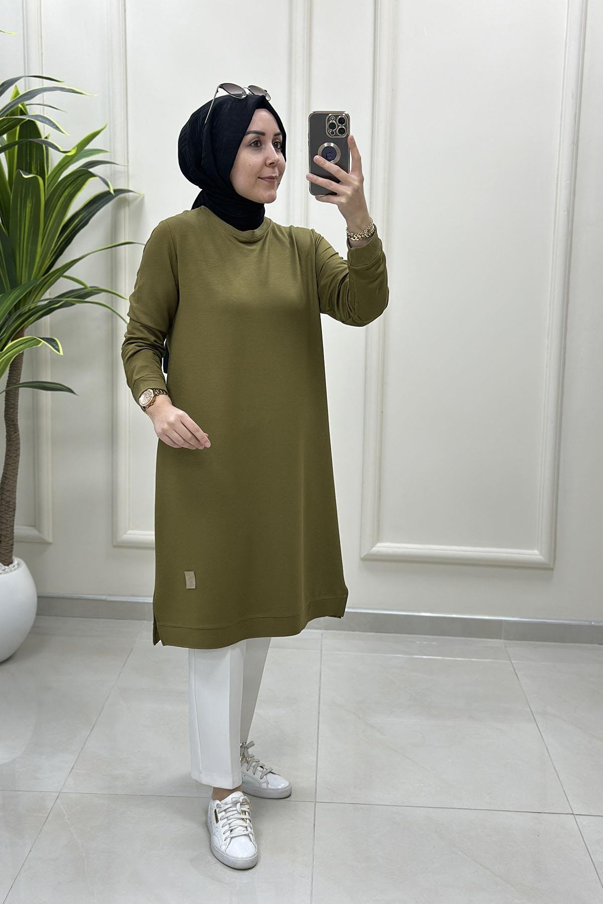 Tesettür Tunik ModelleriKol Ve Etek Ucu Ribanalı Spor Kadın Tunik Yağ Yeşili KADO 7194