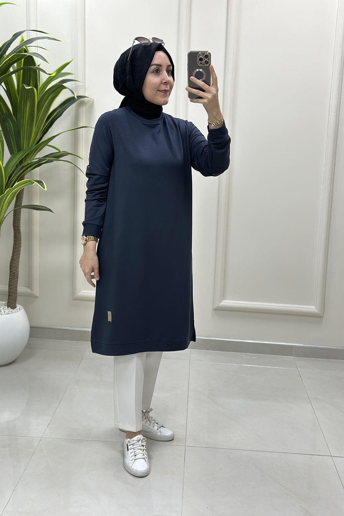 Tesettür Tunik ModelleriKol Ve Etek Ucu Ribanalı Spor Kadın Tunik Antrasit KADO 7194