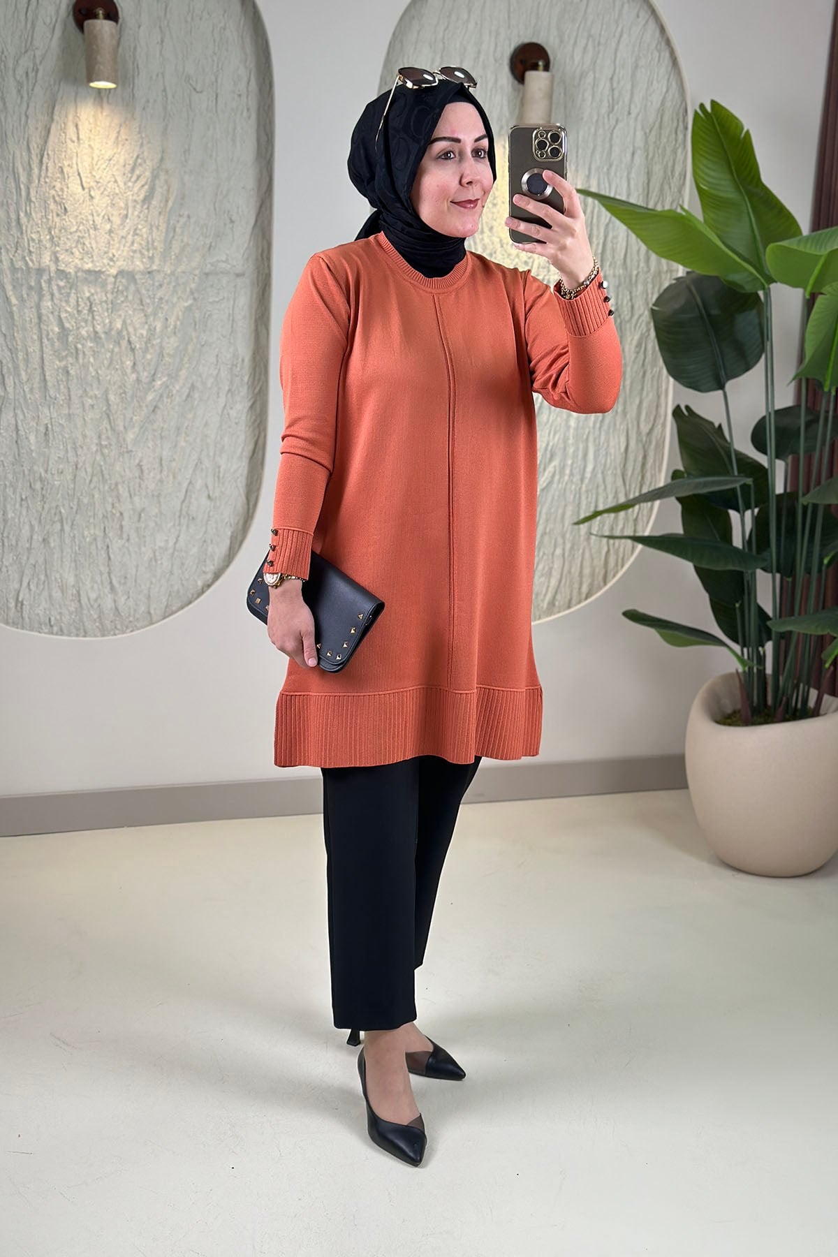 Tesettür Tunik ModelleriKol ve Etek Ucu Fitilli Düğme Detaylı Kadın Triko Tunik Turuncu SFF 2726076