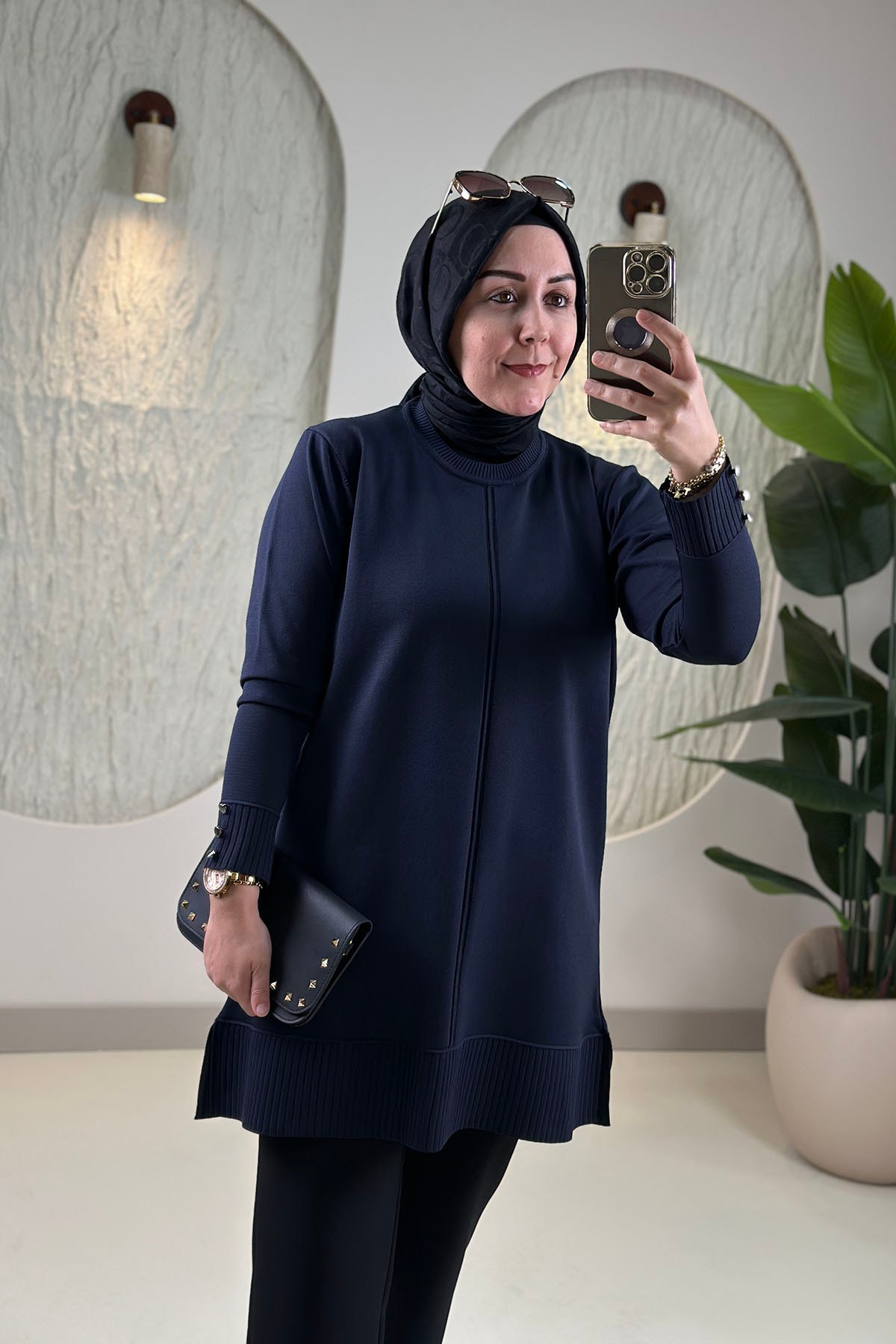 Tesettür Tunik ModelleriKol ve Etek Ucu Fitilli Düğme Detaylı Kadın Triko Tunik Lacivert SFF 2726076