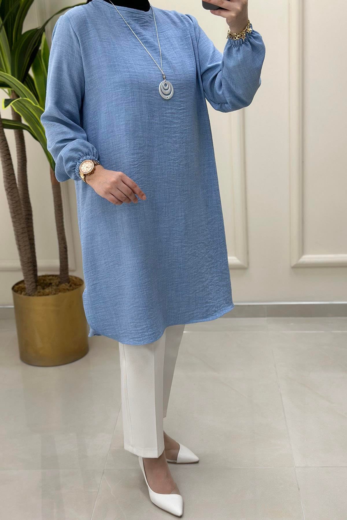 Tesettür Tunik ModelleriKolu Büzgülü Kolyeli Kadın Tunik Bebe Mavisi KADO 4525