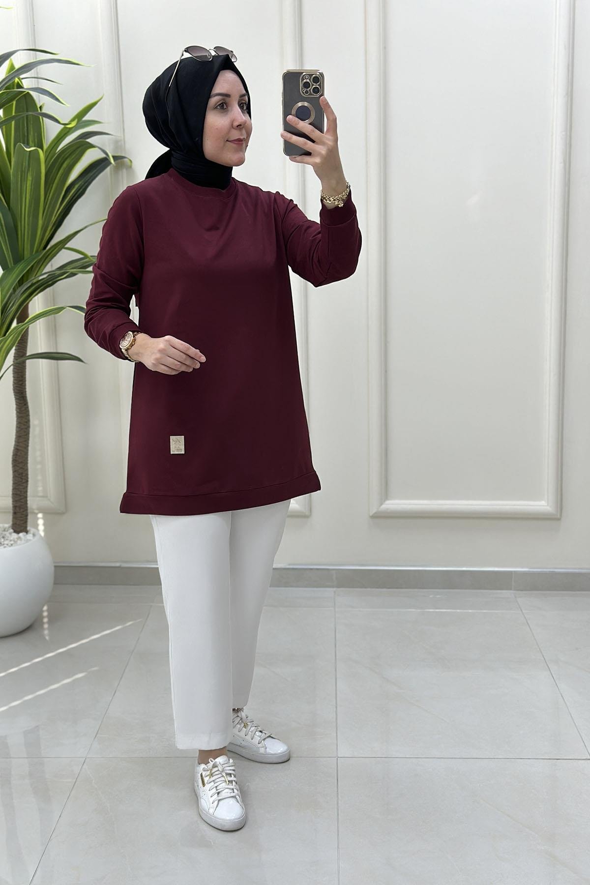Tesettür Tunik ModelleriKolu Ribanalı Armalı Spor Kadın Tunik Bordo KADO 7191