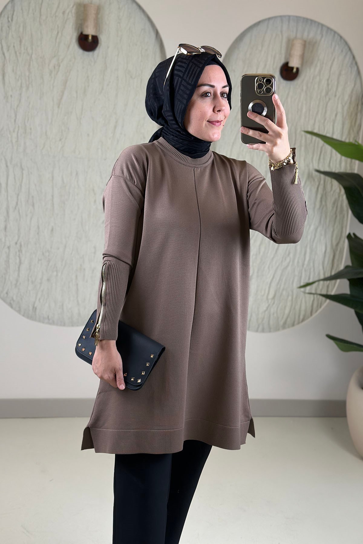Tesettür Tunik ModelleriMerserize Triko Kol Fermuar Detaylı Kadın Tunik Vizon KADO 27260027