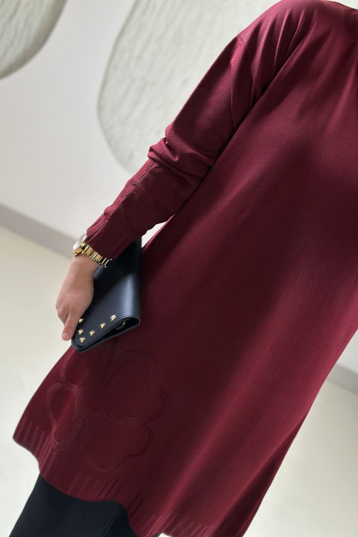 Tesettür Tunik ModelleriMerserize Triko Düşük Omuz Kendinden Desenli Kadın Tunik Bordo KADO 2726074