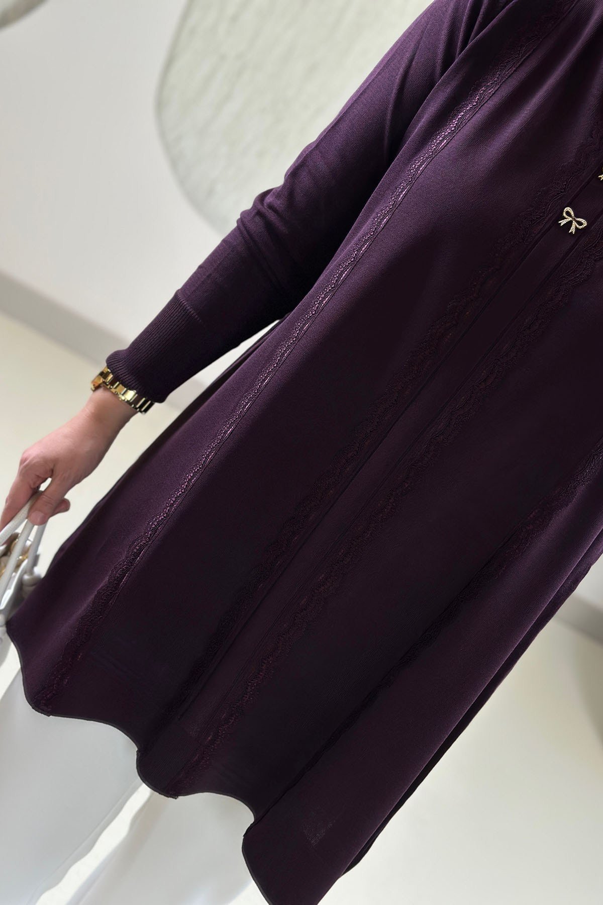 Tesettür Tunik ModelleriMerserize Triko Fiyonk ve Güpür Detaylı Kadın Tunik Mürdüm VVA 304
