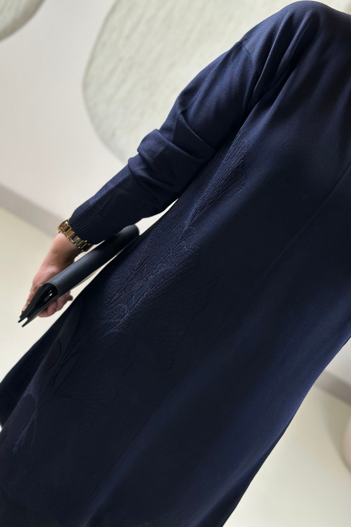 Tesettür Tunik ModelleriMerserize Triko Önü Kendinen Desenli Kadın Tunik Lacivert KADO 2726073