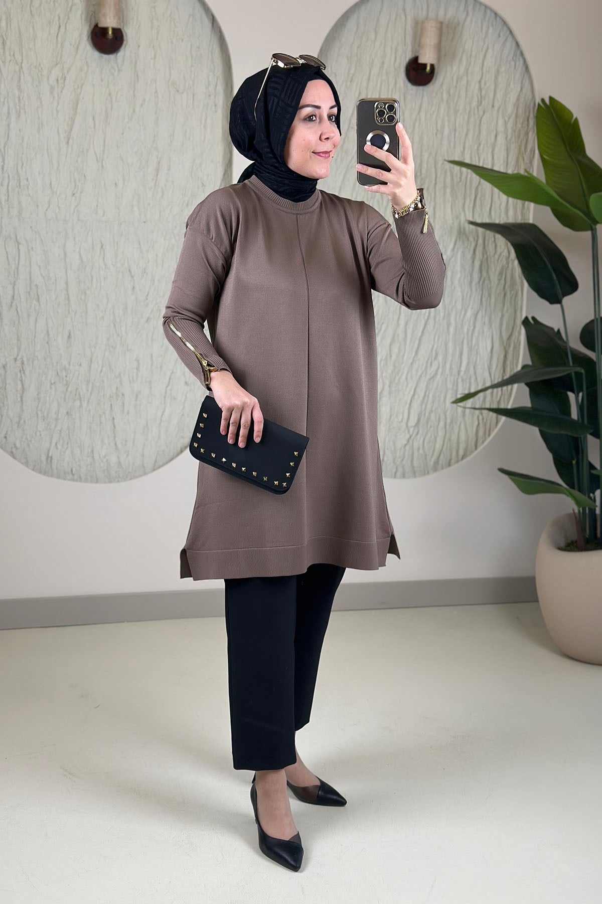 Tesettür Tunik ModelleriMerserize Triko Kol Fermuar Detaylı Kadın Tunik Vizon KADO 27260027