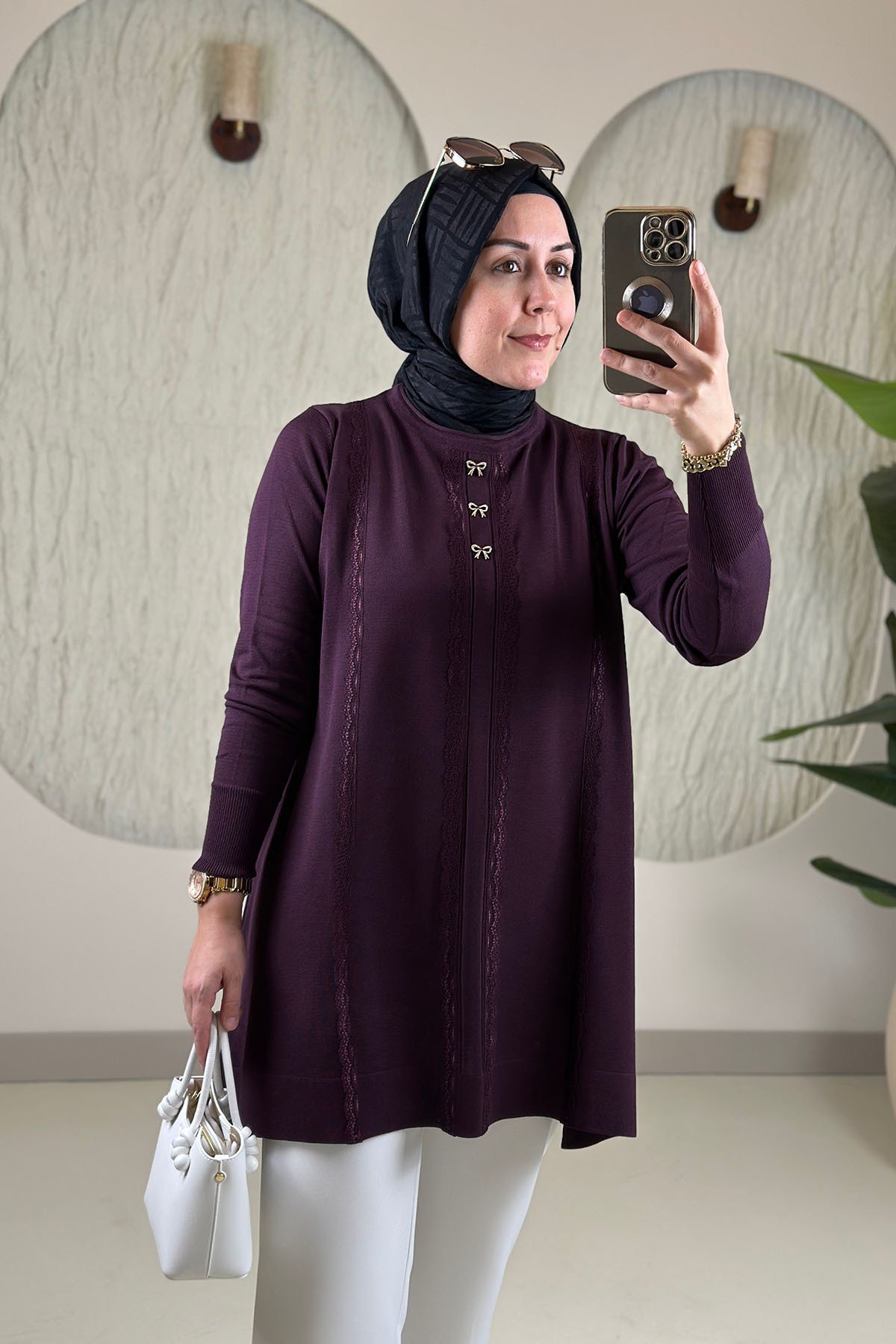 Tesettür Tunik ModelleriMerserize Triko Fiyonk ve Güpür Detaylı Kadın Tunik Mürdüm VVA 304