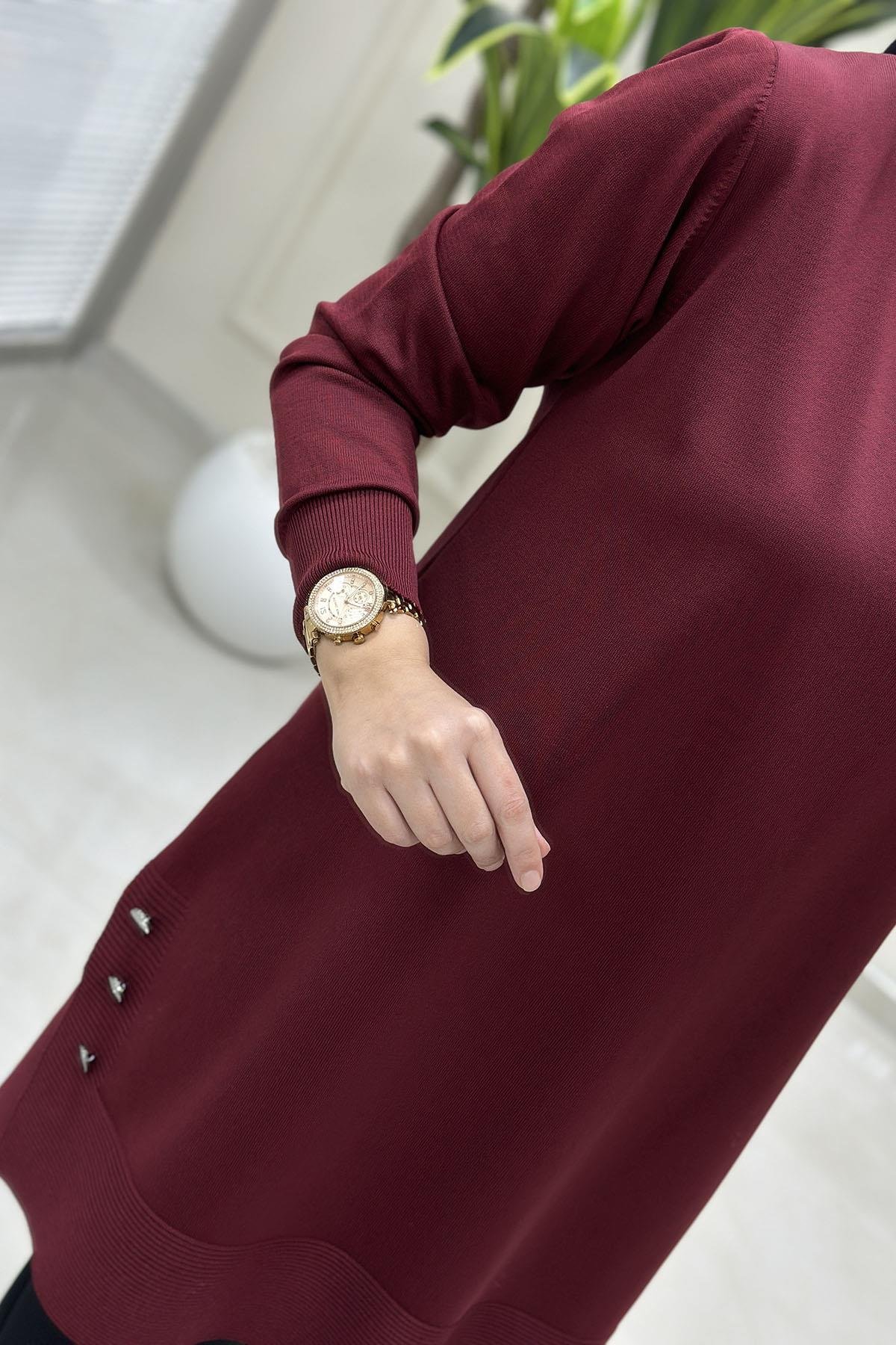 Tesettür Tunik ModelleriMerserize Yanları Düğme Detaylı Kadın Triko Tunik Bordo KADO 2725007