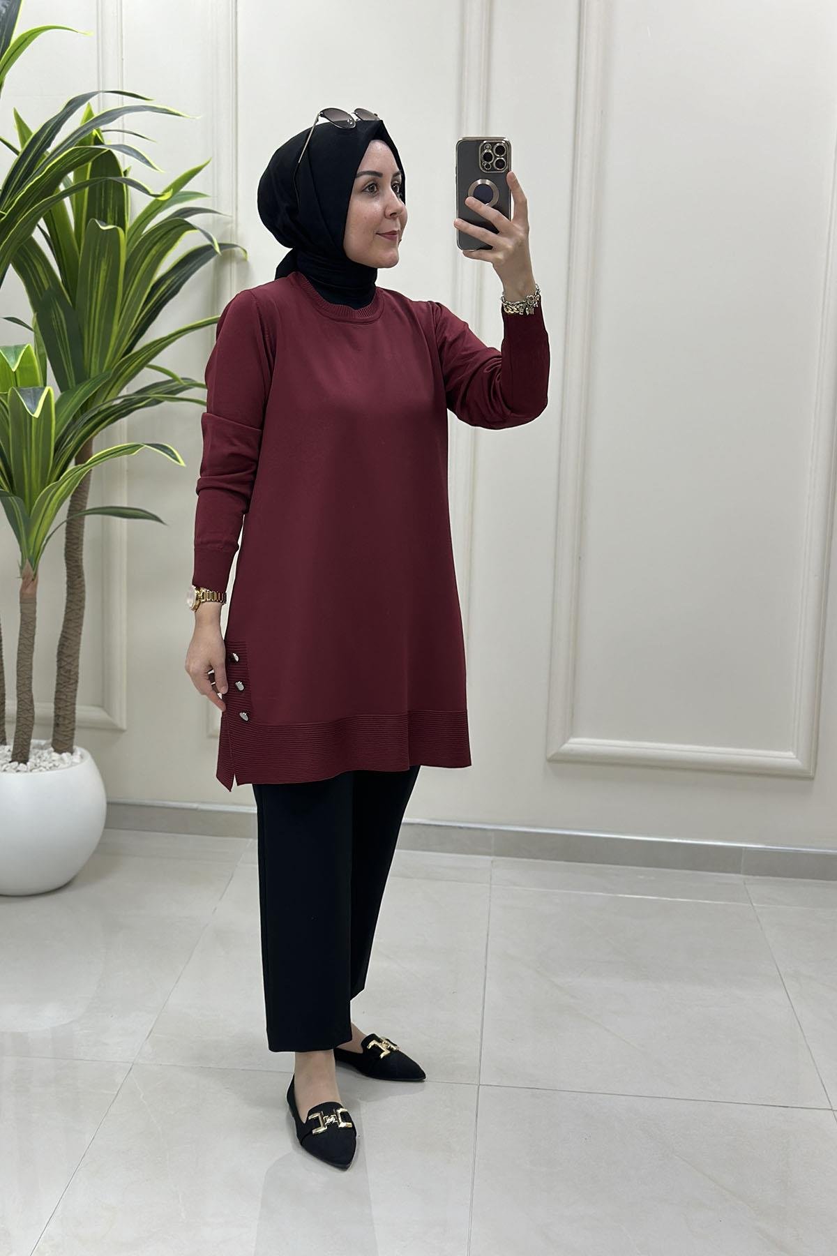 Tesettür Tunik ModelleriMerserize Yanları Düğme Detaylı Kadın Triko Tunik Bordo KADO 2725007