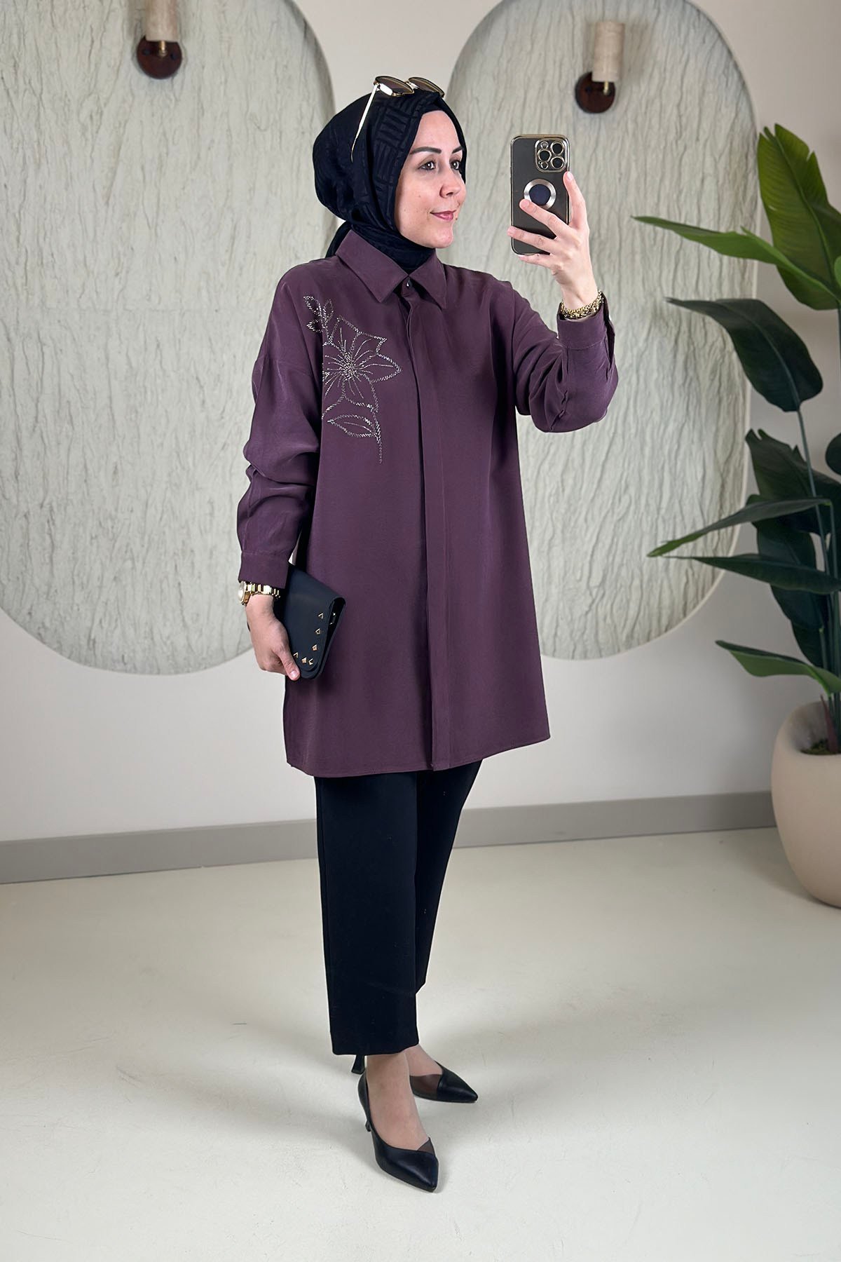 Tesettür Tunik ModelleriModal Tensel Önü Düğmeli Taş Detaylı Kadın Tunik Mürdüm KADO 268200