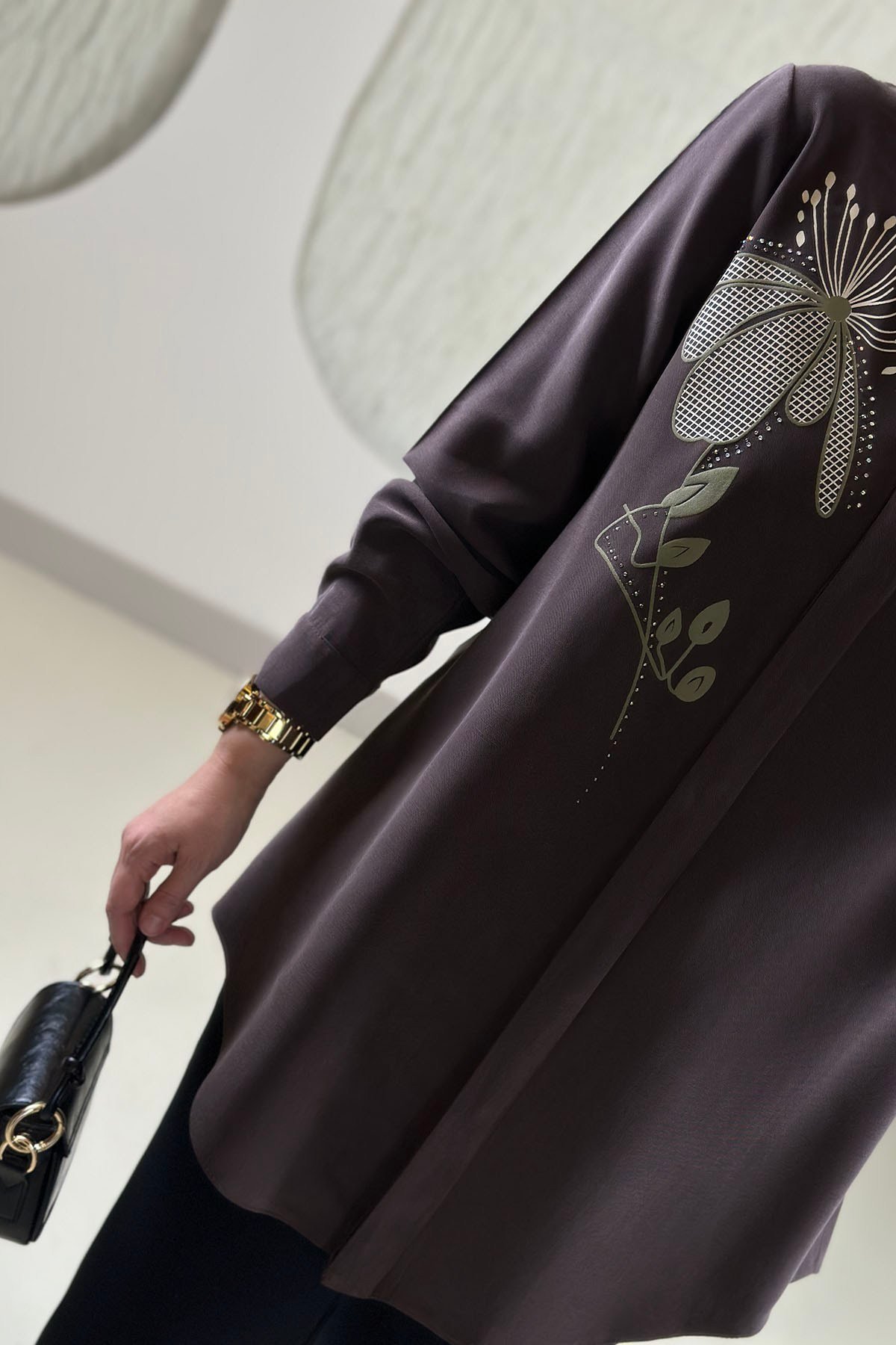 Tesettür Tunik ModelleriModal Tensel Önü Düğmeli Baskı Detaylı Kadın Tunik Kahverengi KADO 268352