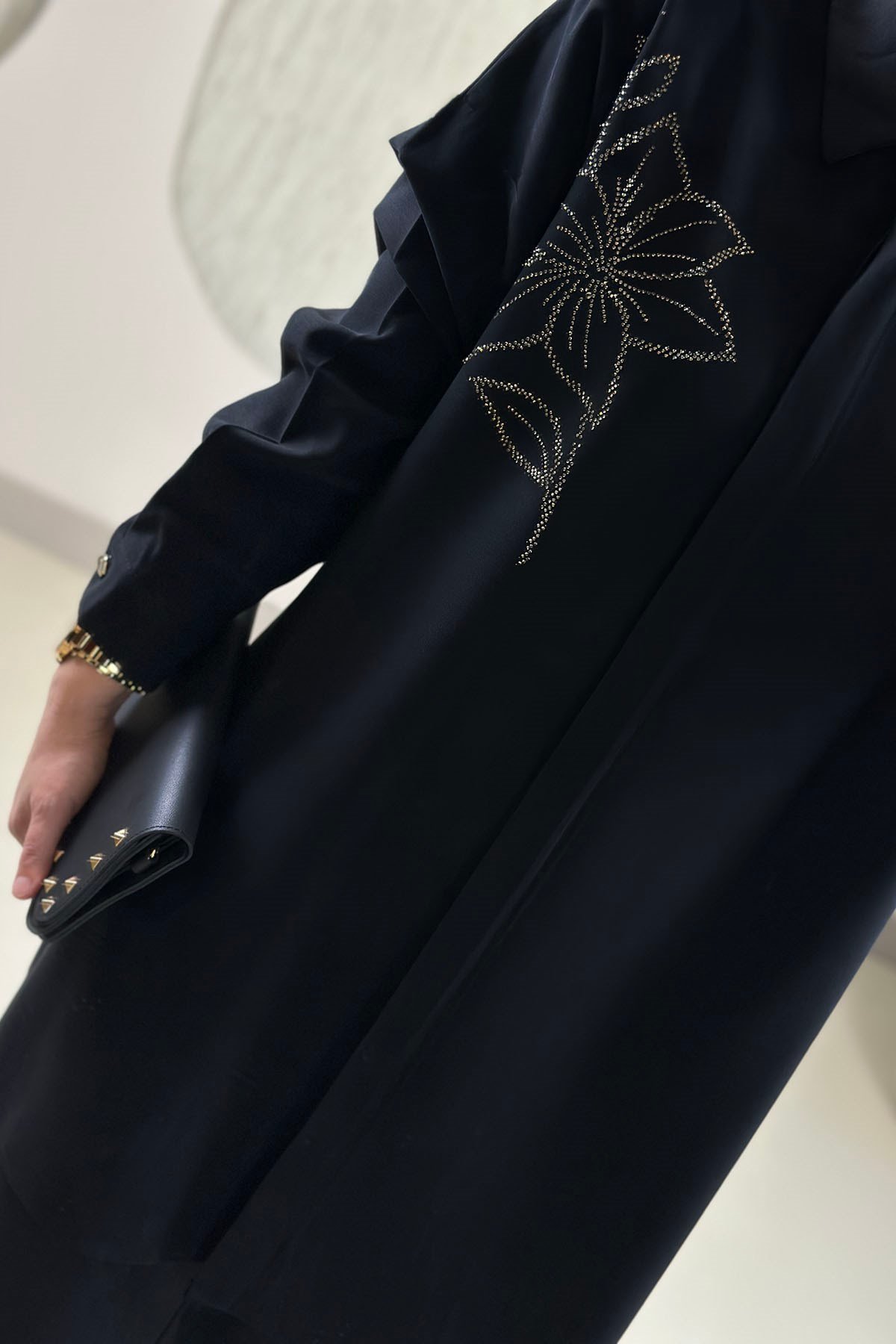 Tesettür Tunik ModelleriModal Tensel Önü Düğmeli Taş Detaylı Kadın Tunik Siyah KADO 268200