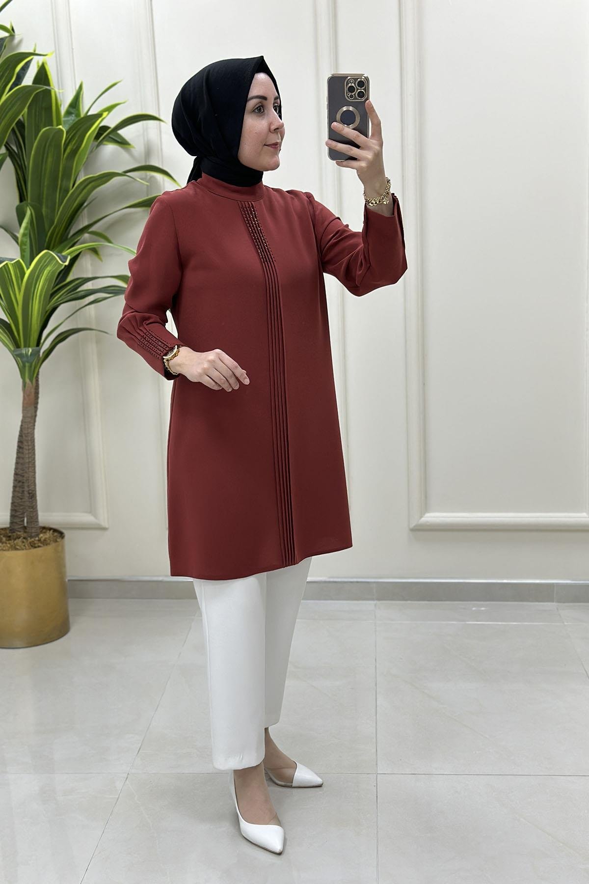 Tesettür Tunik ModelleriÖn ve Kol Çimalı Taş Detaylı Kadın Tunik Kızıl Kiremit HYA 1525