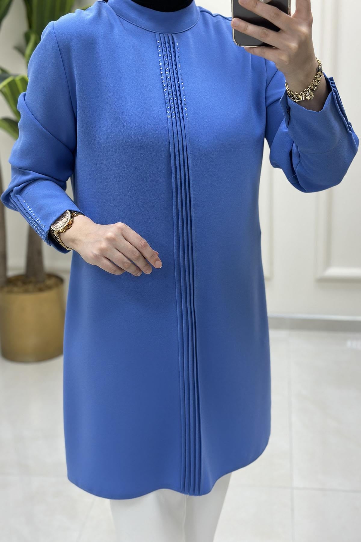 Tesettür Tunik ModelleriÖn ve Kol Çimalı Taş Detaylı Kadın Tunik Mavi HYA 1525