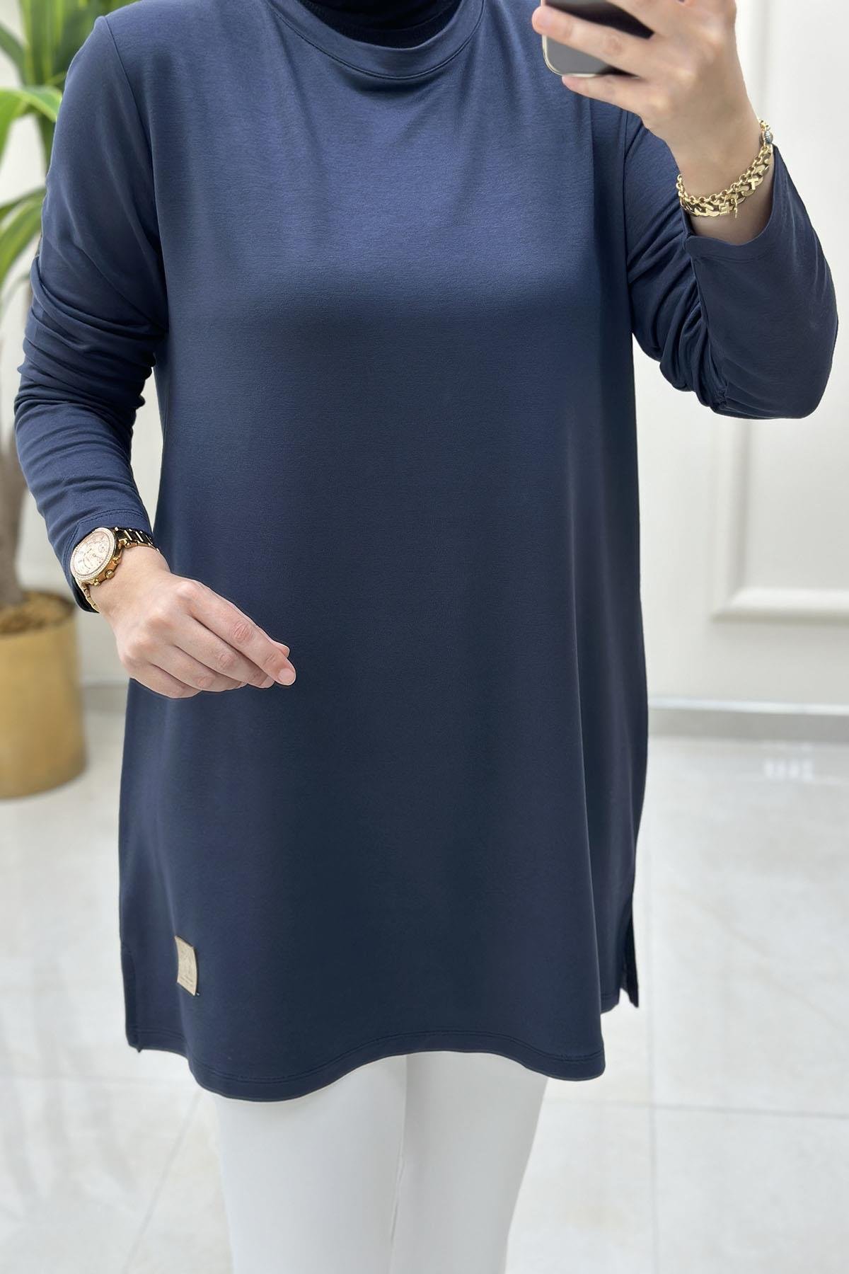 Tesettür Tunik ModelleriÖnü Armalı Spor Kadın Tunik Antrasit KADO 9218