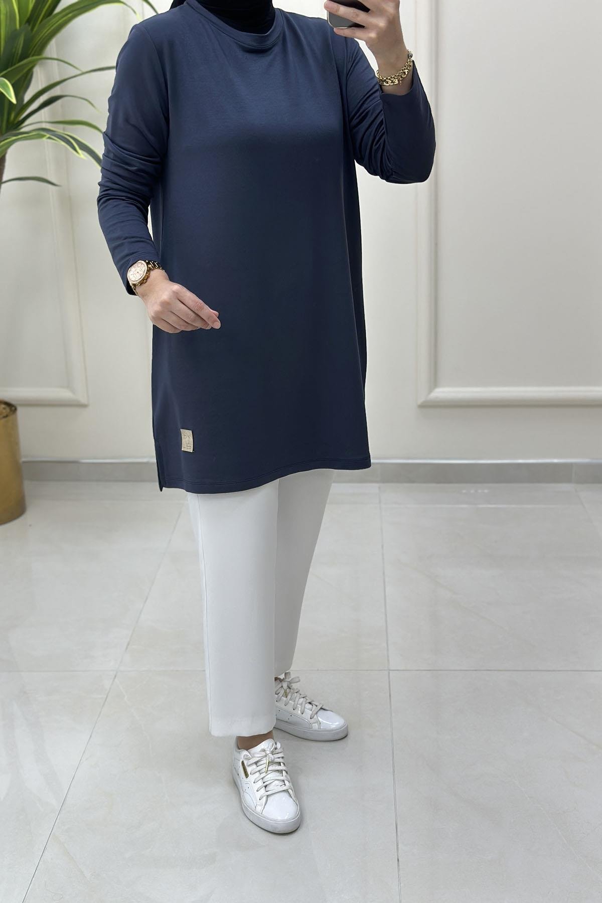 Tesettür Tunik ModelleriÖnü Armalı Spor Kadın Tunik Antrasit KADO 9218