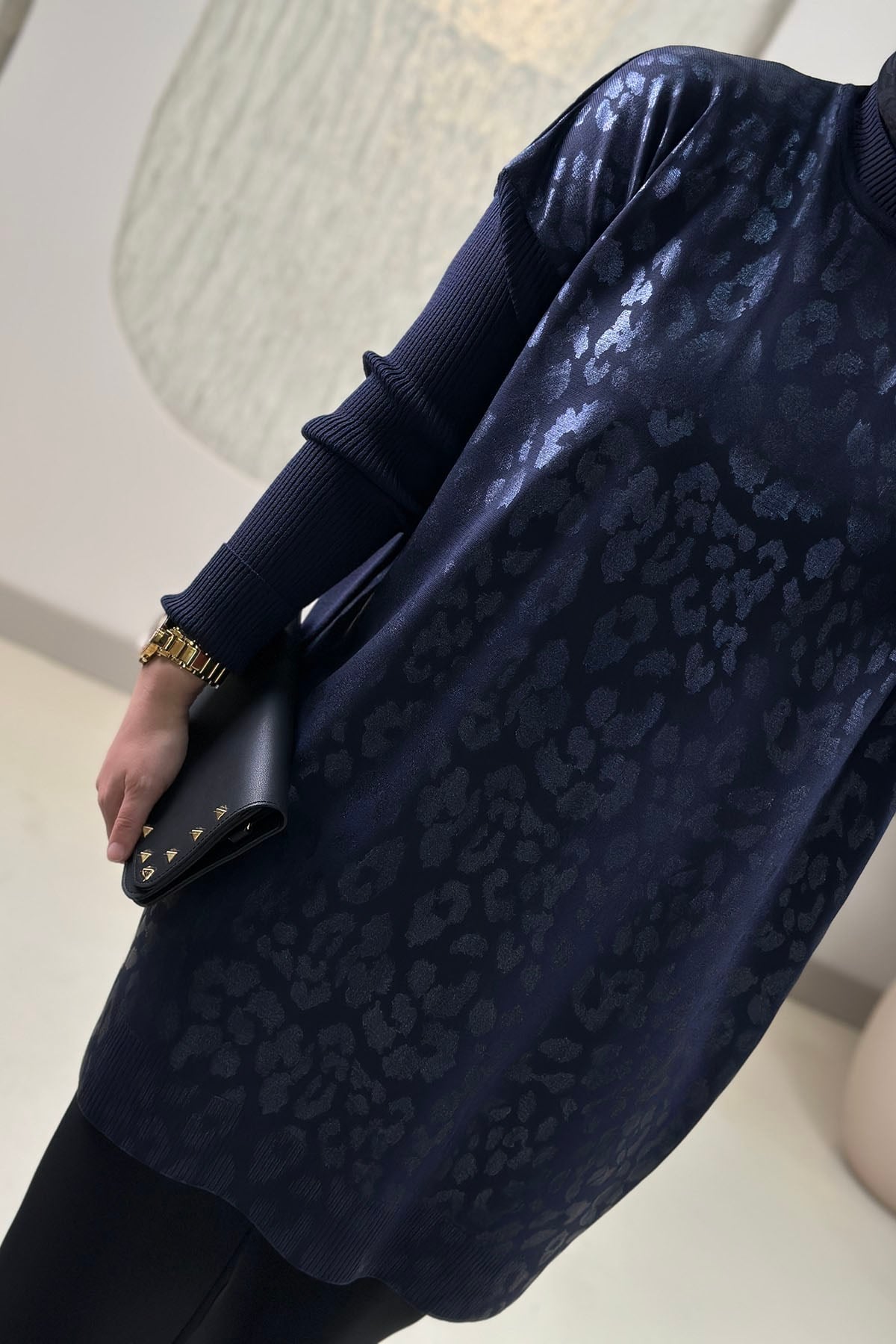 Tesettür Tunik ModelleriÖnü Baskı Desenli Düşük Omuz Kadın Triko Tunik Lacivert BLG 15063