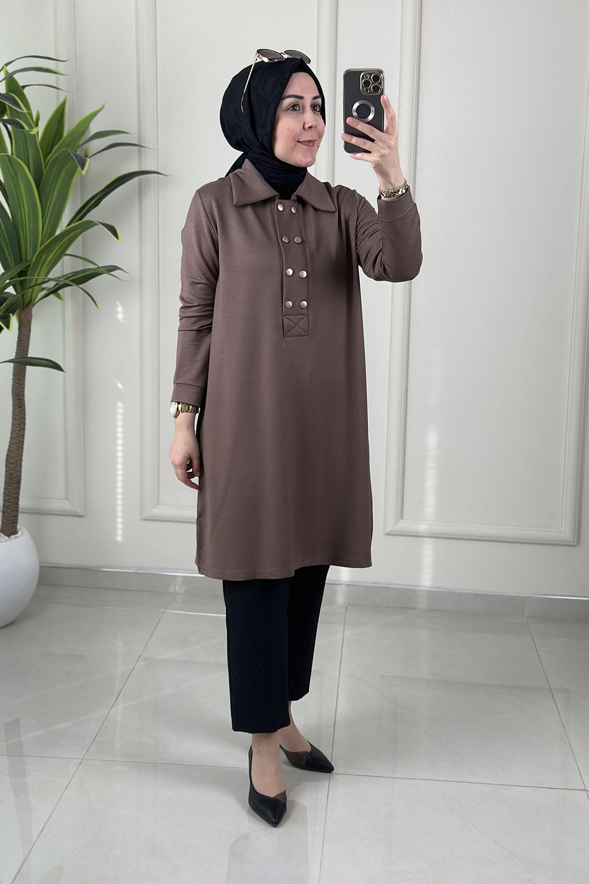 Tesettür Tunik ModelleriÖnü Çift Düğme Detaylı Yakalı Kadın Tunik Vizon KADO 257610