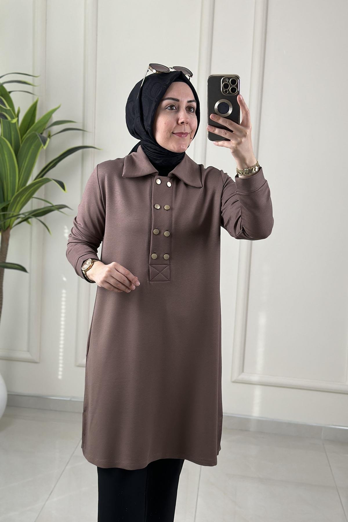 Tesettür Tunik ModelleriÖnü Çift Düğme Detaylı Yakalı Kadın Tunik Vizon KADO 257610