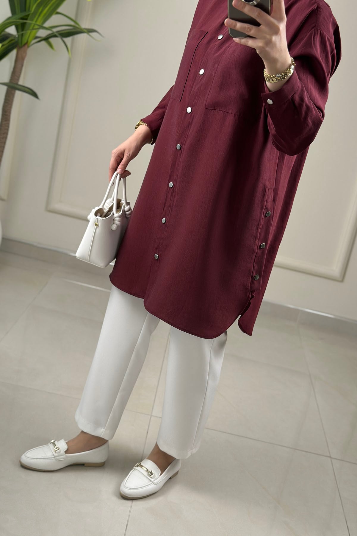 Tesettür Tunik ModelleriÖnü Çıtçıtlı Yanları Patlı Düşük Omuz Kadın Tunik Bordo EYL 2086
