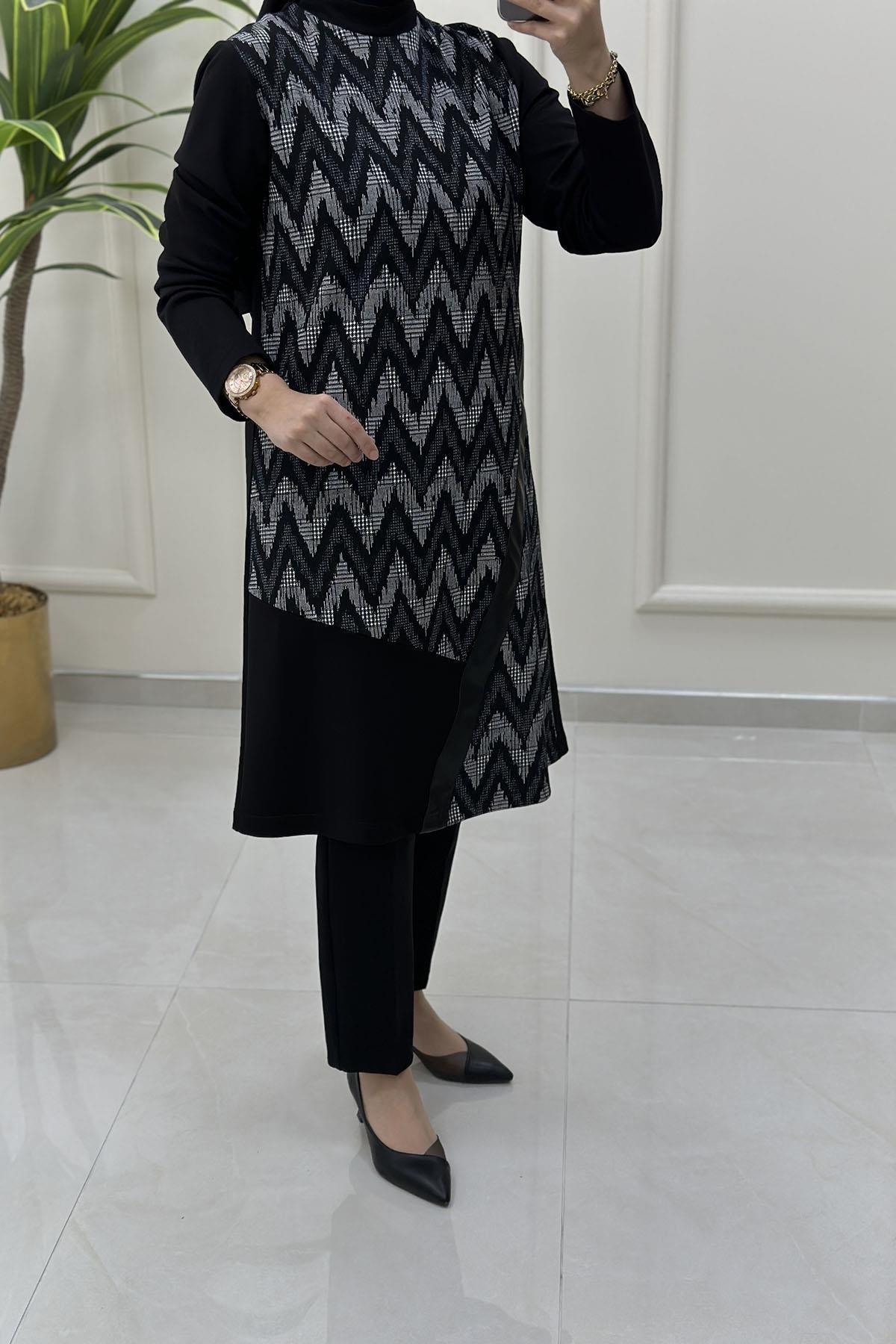 Tesettür Tunik ModelleriÖnü Desenli Hakim Yaka Kadın Tunik Mavi OZN 1136