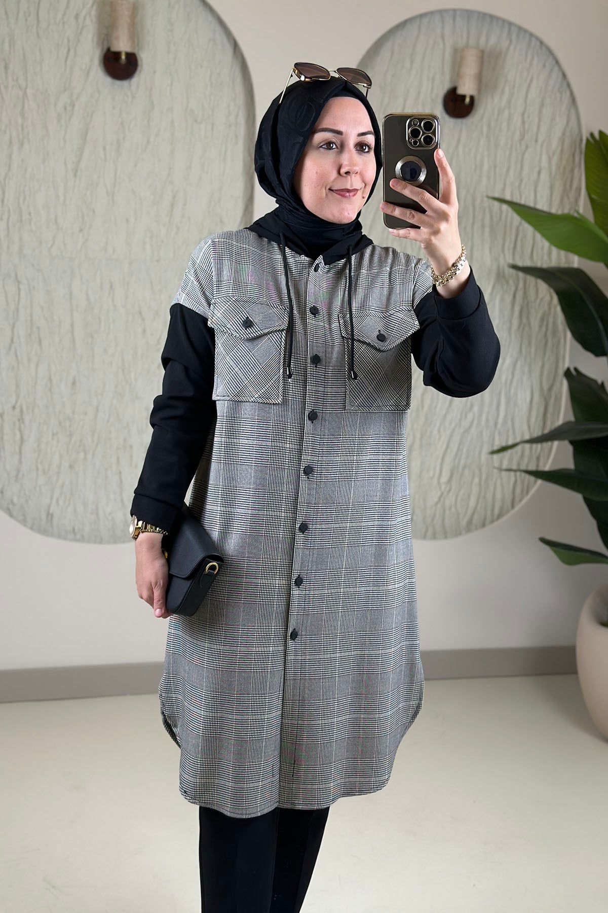 Tesettür Tunik ModelleriÖnü Düğmeli Desenli Düşük Omuz Kadın Tunik Siyah/Bordo ALS 4679