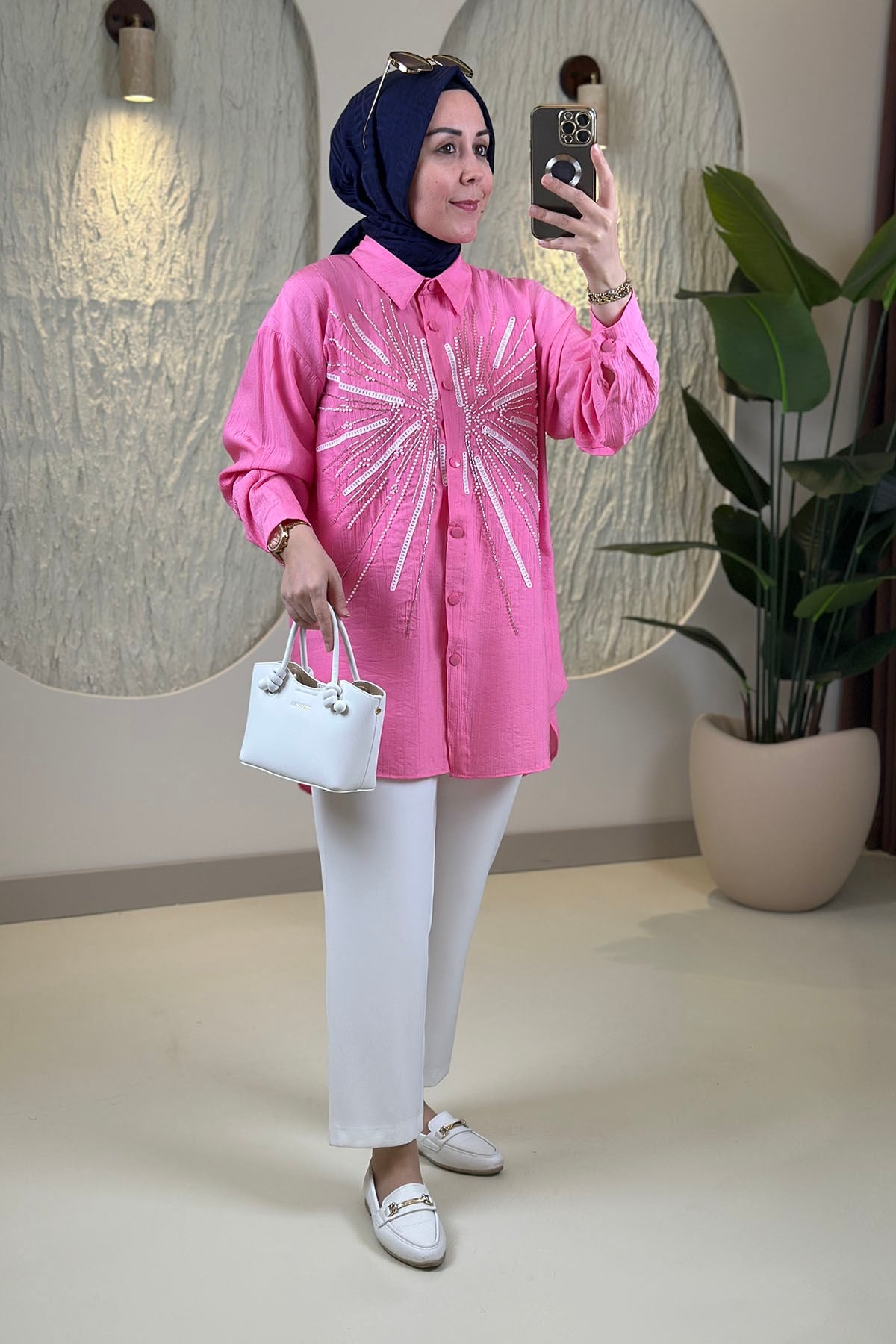 Tesettür Tunik ModelleriÖnü Düğmeli Düşük Omuz Boncuk İşlemeli Kadın Tunik Pembe GNR 254 