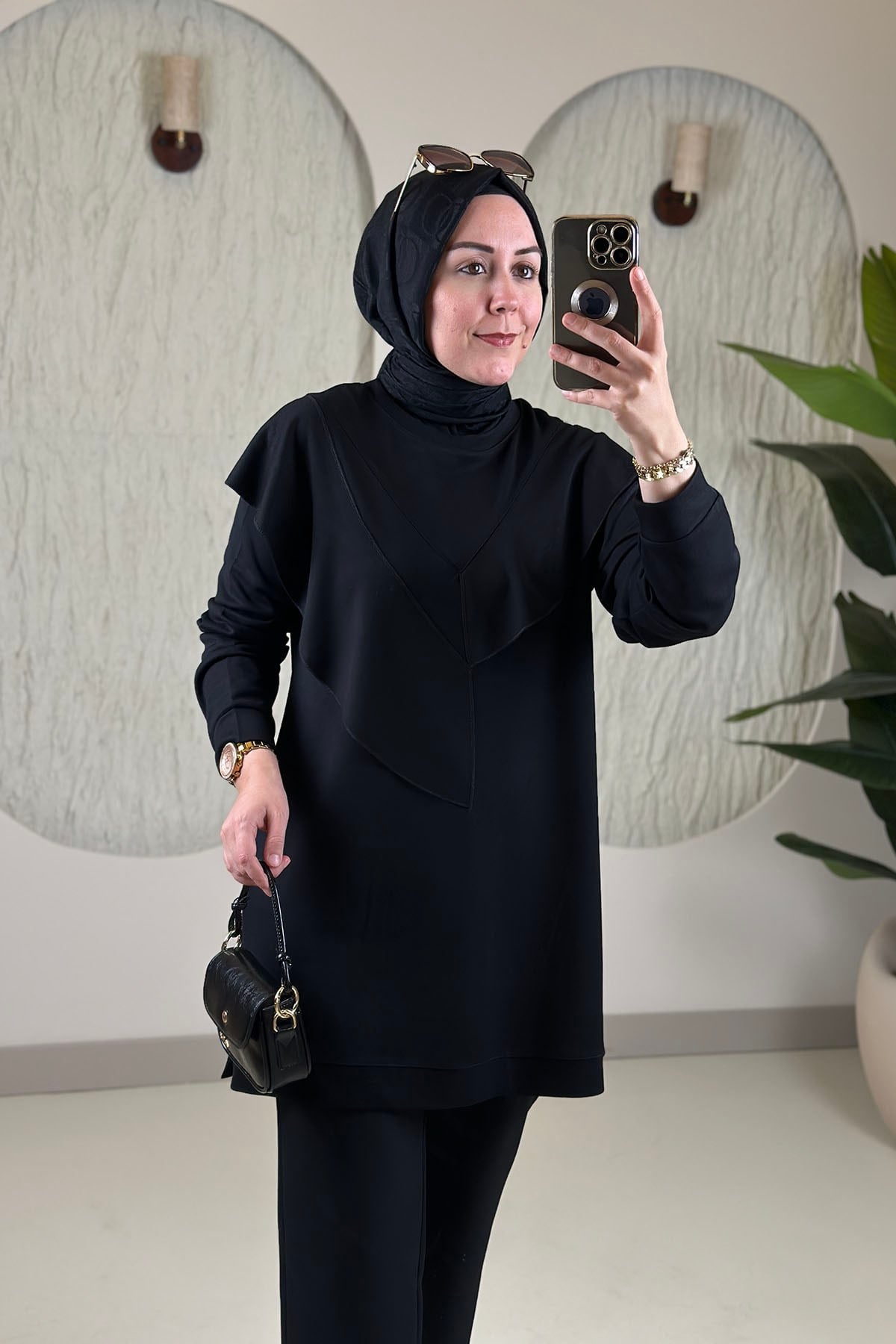 Tesettür Tunik ModelleriÖnü Fırfır Detaylı İnce Oysho Kadın Tunik Siyah KADO 268504 