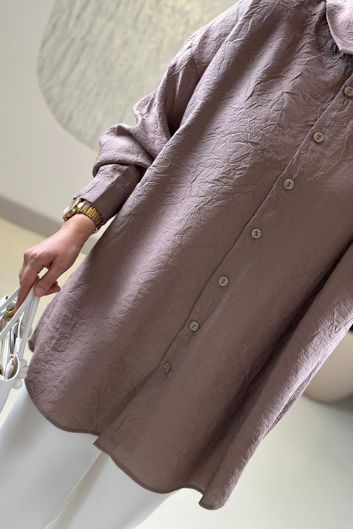 Tesettür Tunik ModelleriÖnü Füğmeli Düşük Omuz Oversize Kadın Tunik Vizon KADO 262062