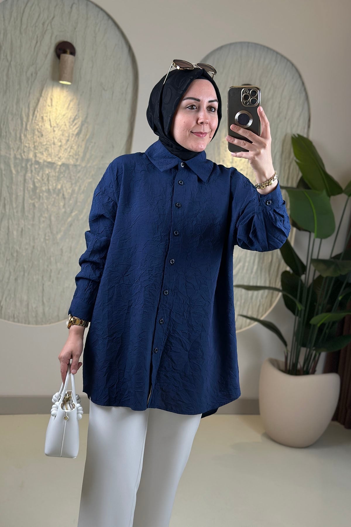 Tesettür Tunik ModelleriÖnü Füğmeli Düşük Omuz Oversize Kadın Tunik Lacivert KADO 262062