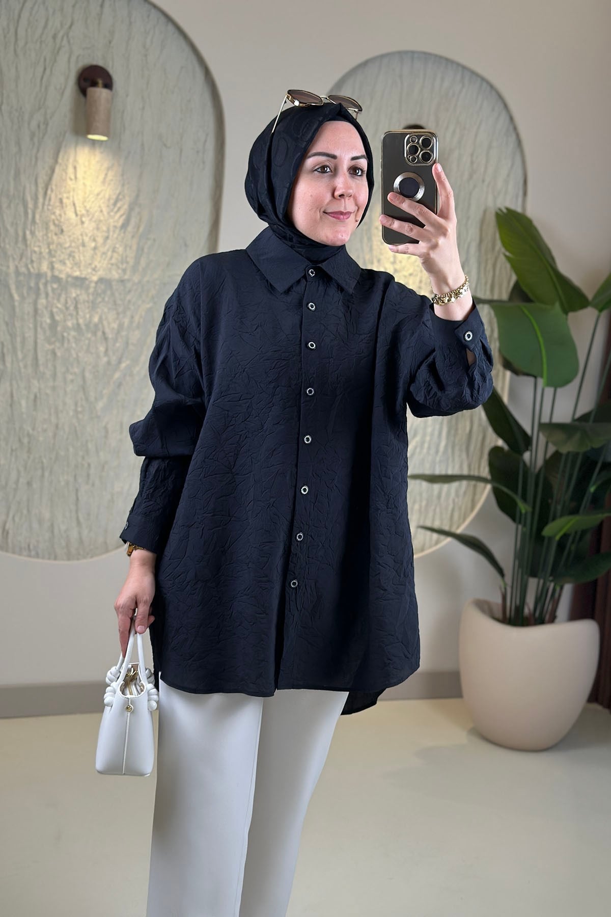 Tesettür Tunik ModelleriÖnü Füğmeli Düşük Omuz Oversize Kadın Tunik Siyah KADO 262062