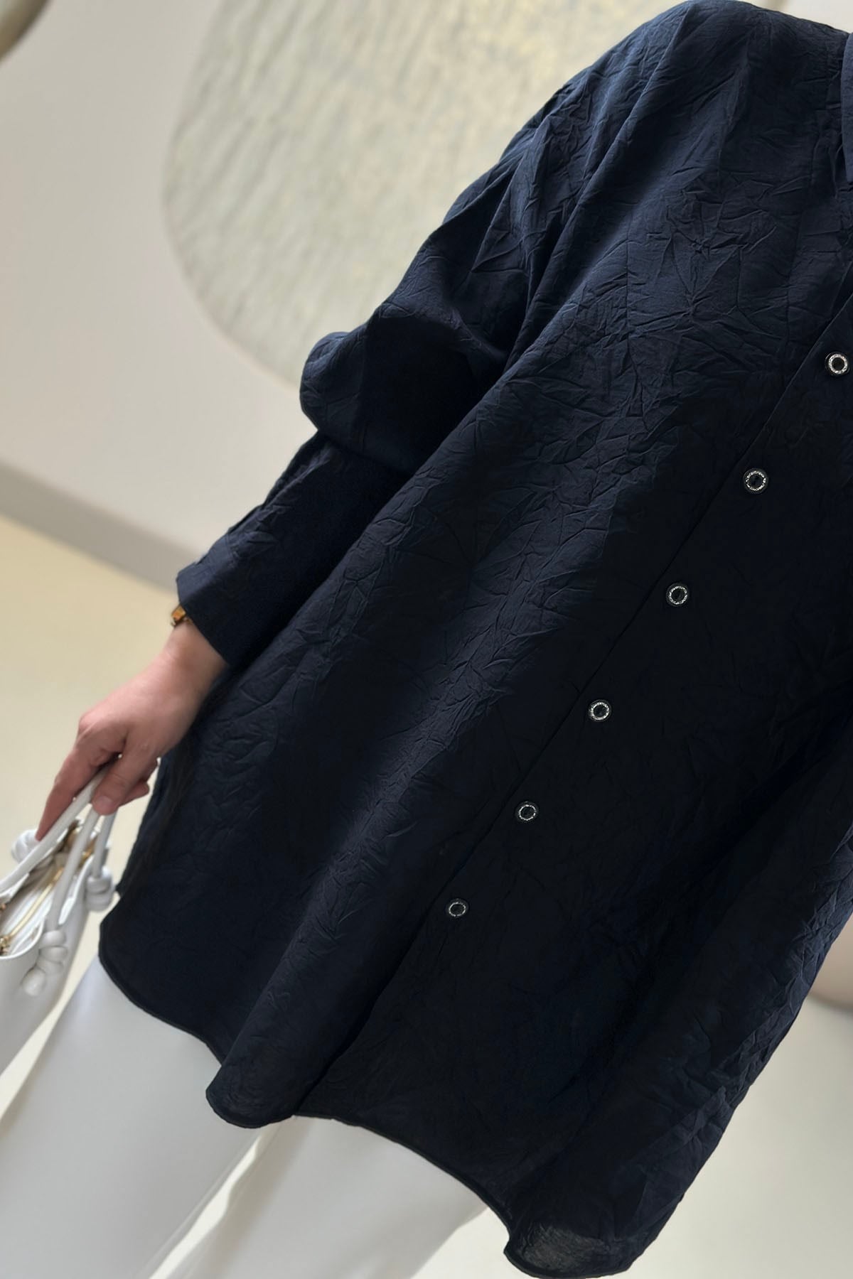 Tesettür Tunik ModelleriÖnü Füğmeli Düşük Omuz Oversize Kadın Tunik Siyah KADO 262062
