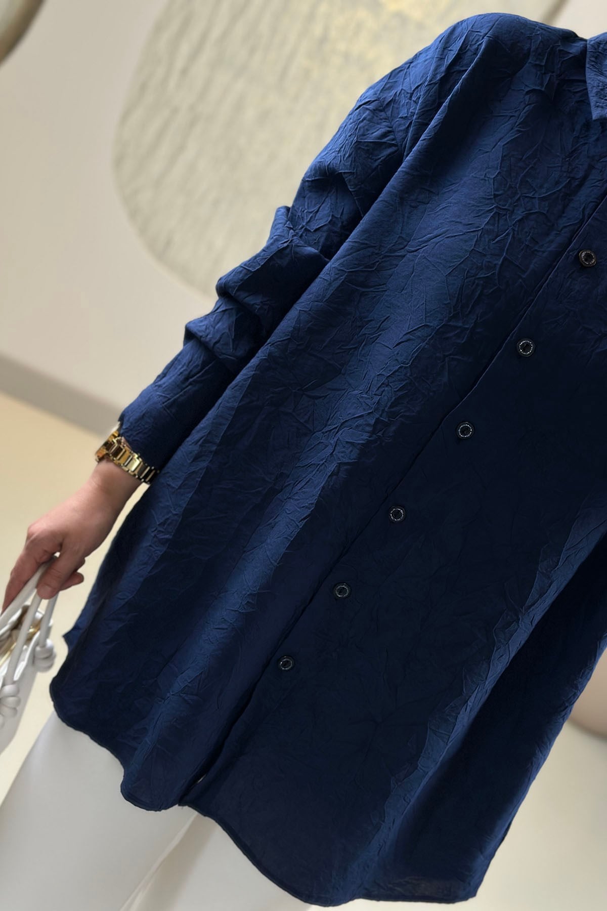 Tesettür Tunik ModelleriÖnü Füğmeli Düşük Omuz Oversize Kadın Tunik Lacivert KADO 262062