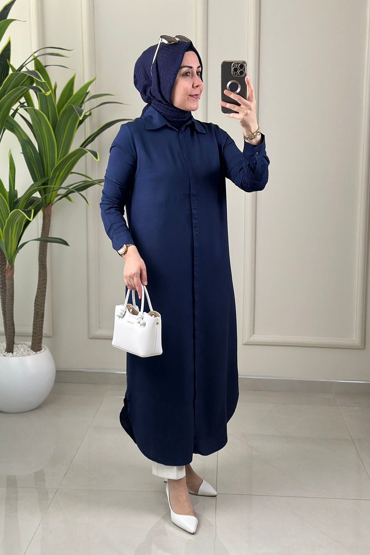 Tesettür Tunik ModelleriÖnü Gizli Düğmeli Uzun Basic Kadın Tunik Lacivert ALDY 53007