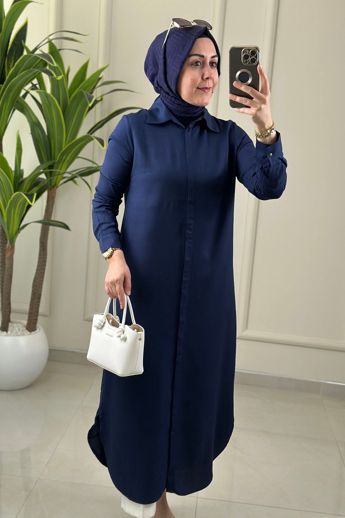 Tesettür Tunik ModelleriÖnü Gizli Düğmeli Uzun Basic Kadın Tunik Lacivert ALDY 53007