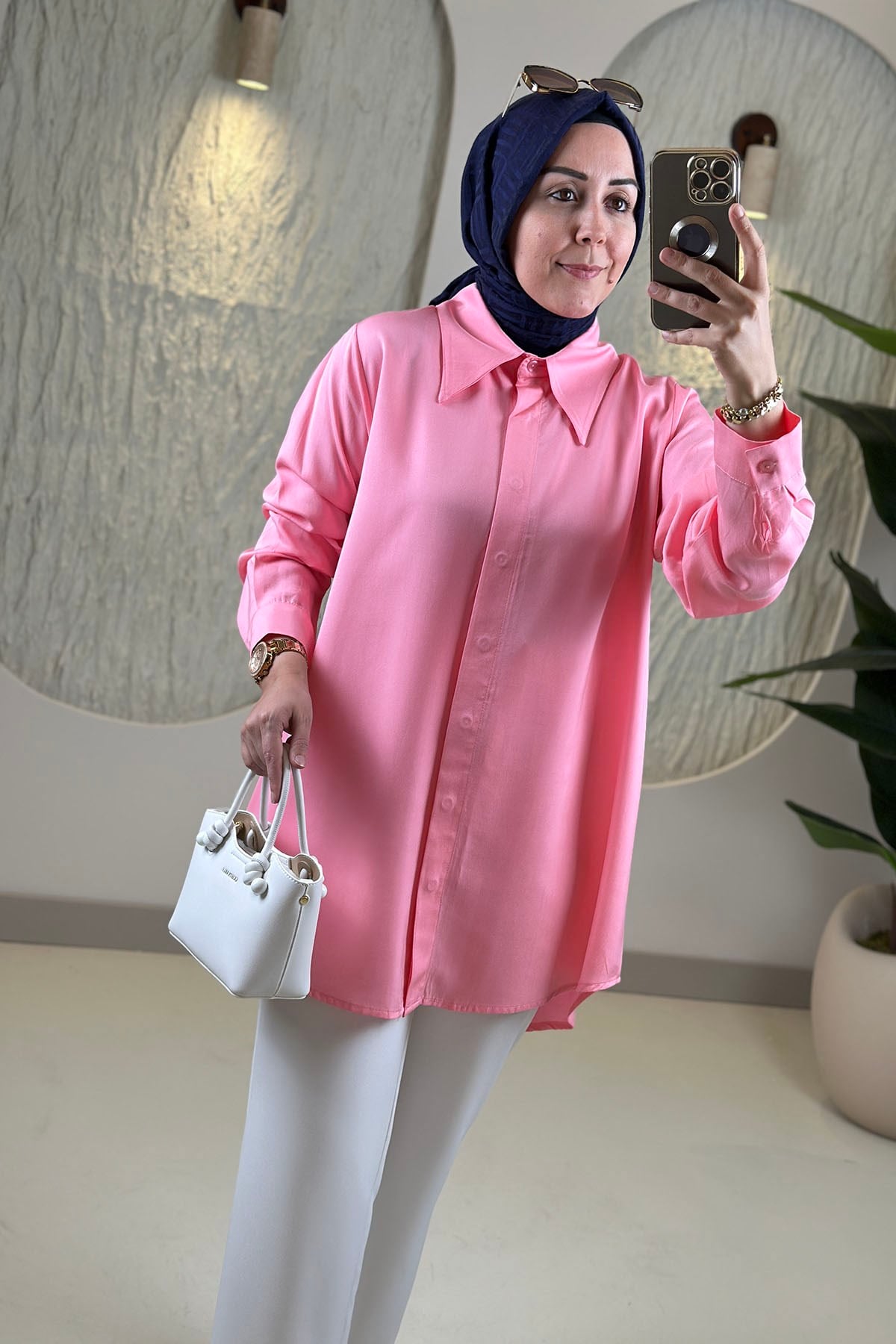 Tesettür Tunik ModelleriÖnü Gizli Düğmeli Büyük Yakalı Tensel Kadın Tunik Pembe EYL 2208
